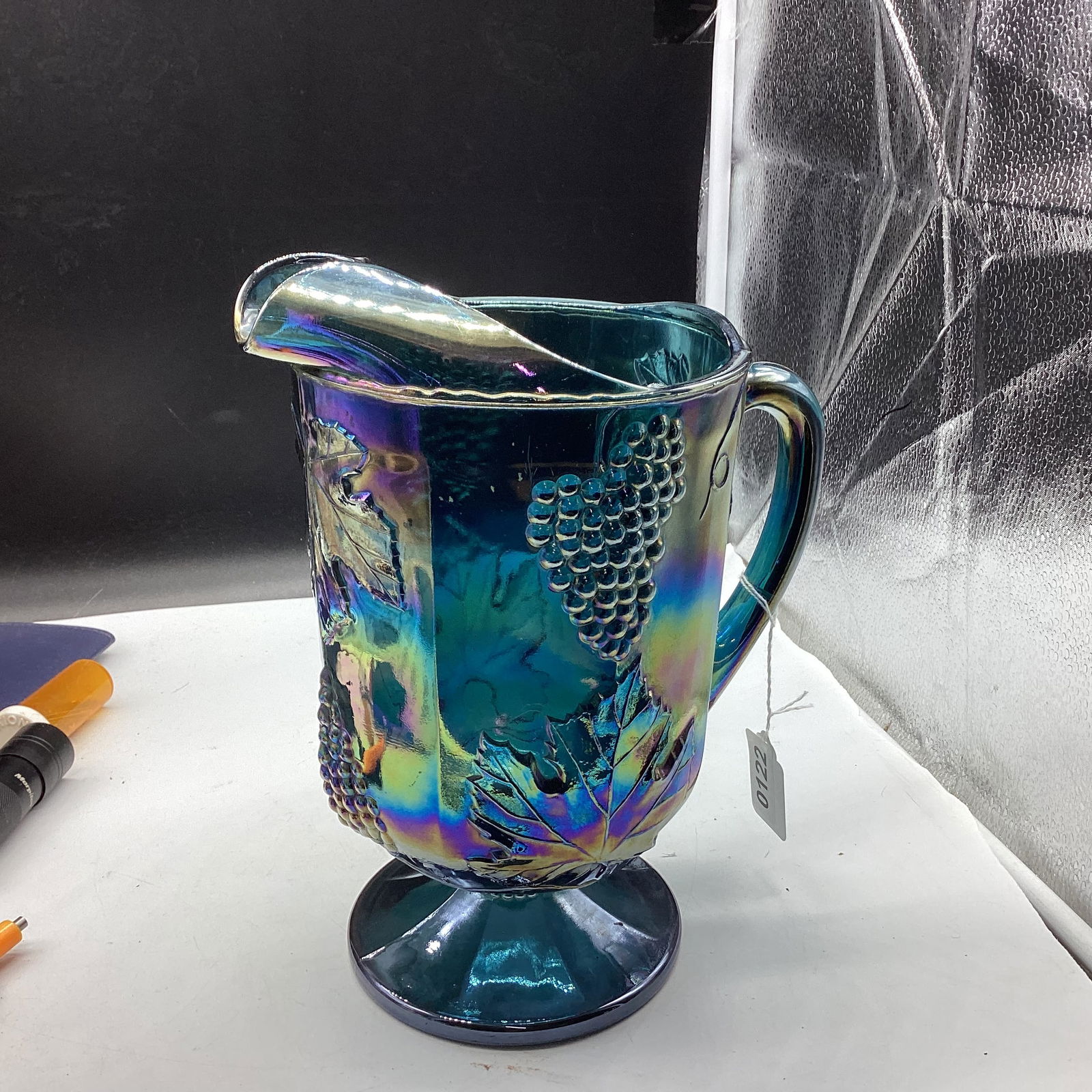 1970'S GRAPE & CABLE CARNIVAL PITCHER: 10" TALL GOOD SHAPE