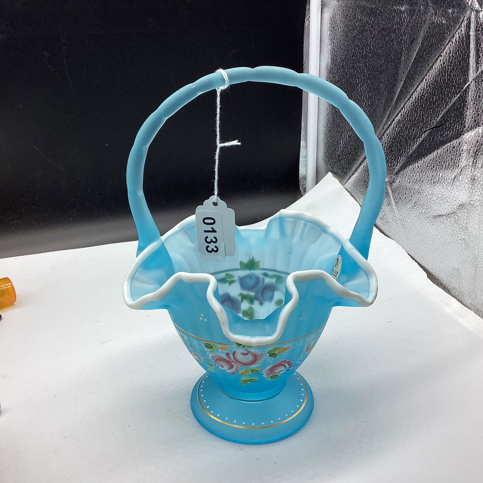 FENTON HAND PAINTED BASKET CHARLETON COLLECTION SIGNED BILL FENTON (1 of 2)