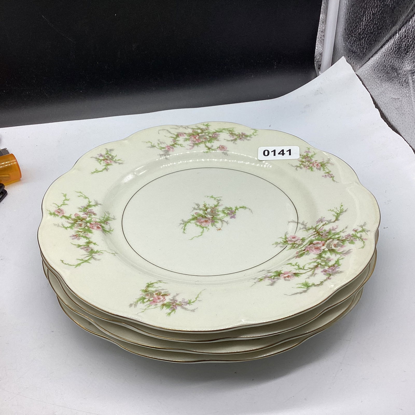 4 ROSALINDE PORCELIAN PLATES BY HAVILAND NEW YORK (1 of 2)