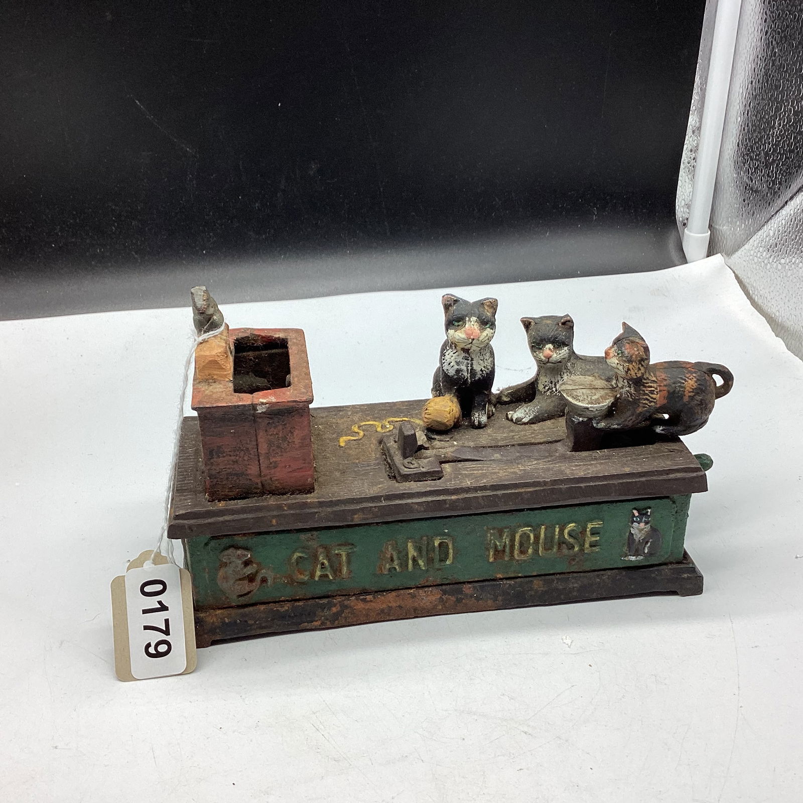 VINTAGE REPRODUCTION CAT & MOUSE CAST IRON BANK (1 of 4)