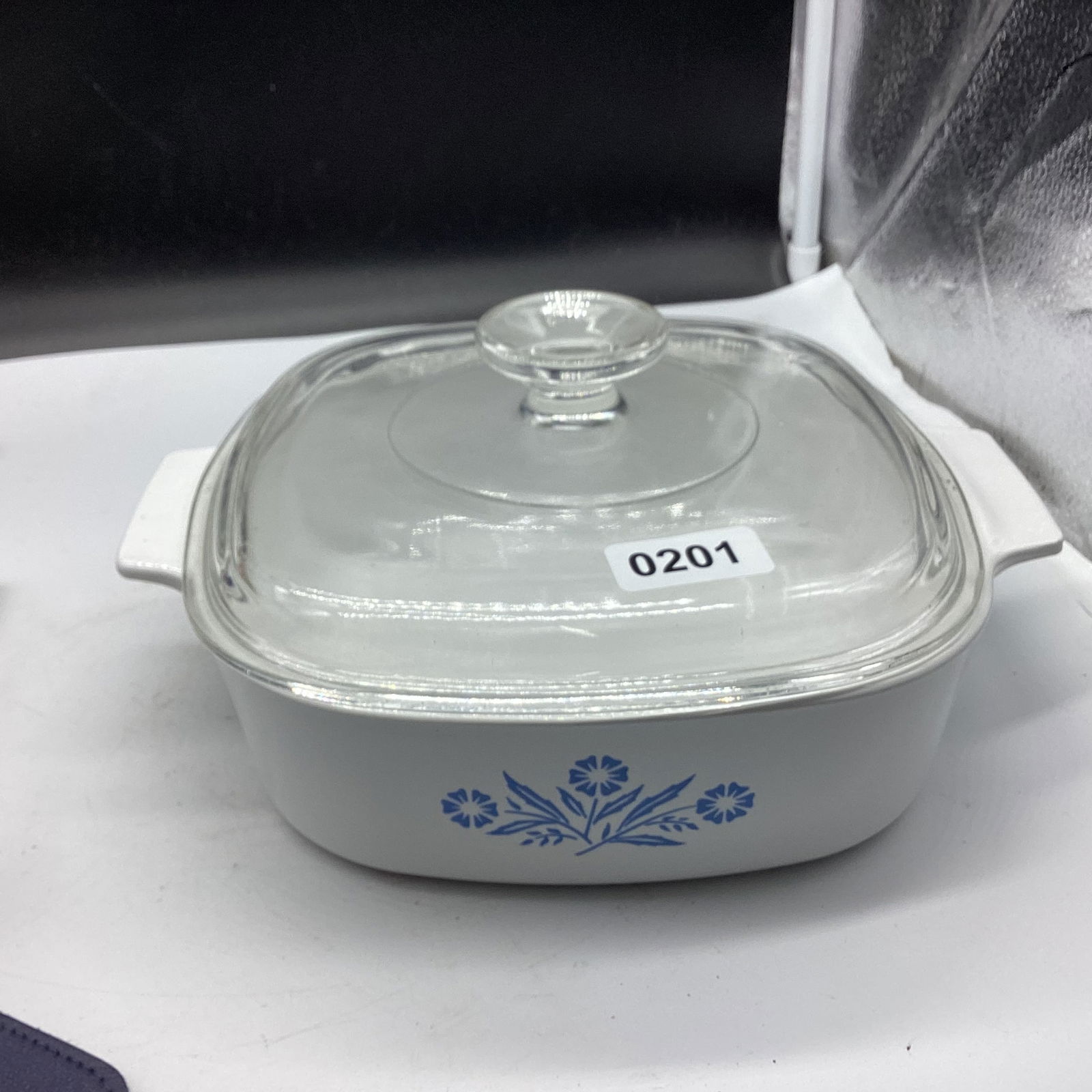 BLUE CORNFLOWER CORNING BAKING DISH (1 of 1)