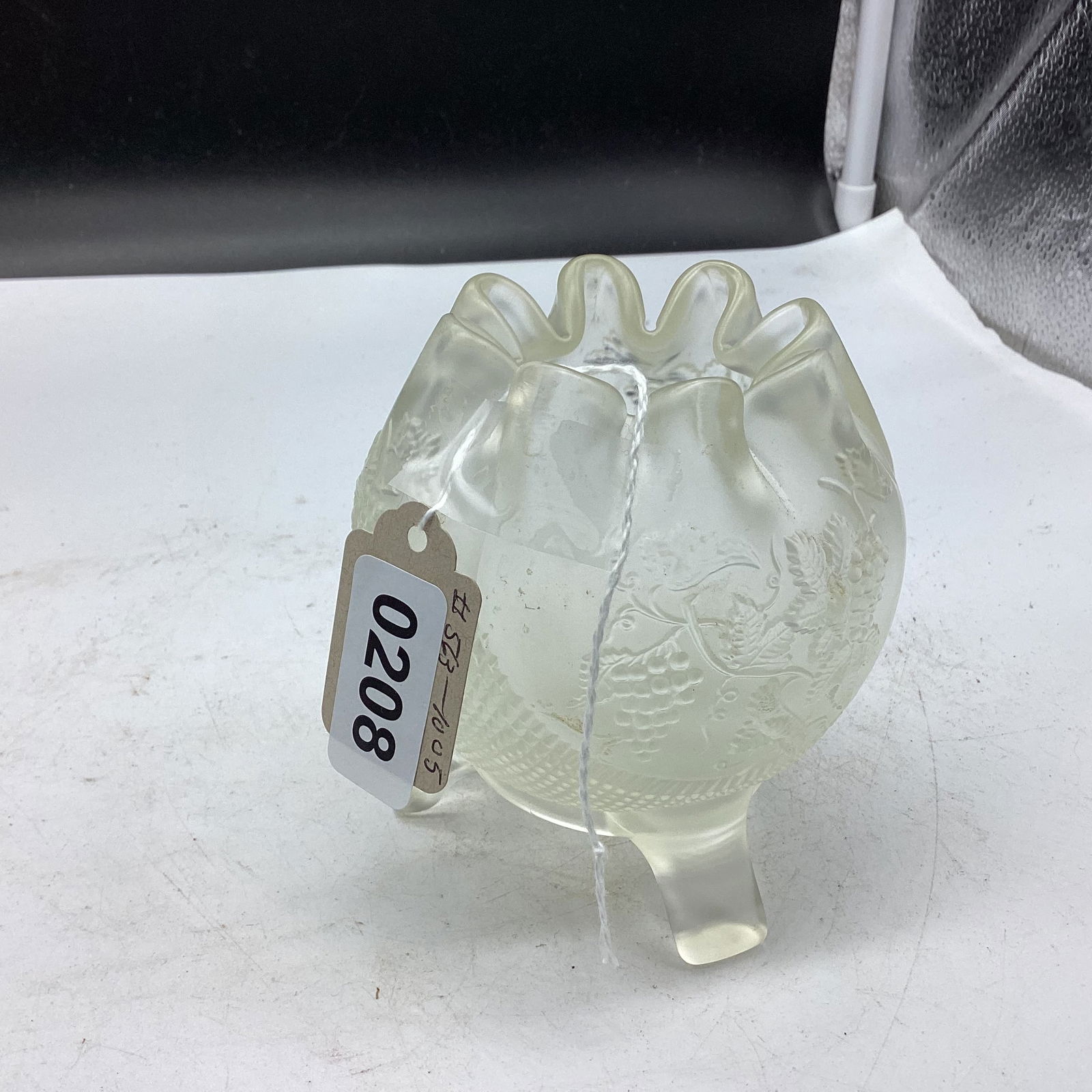 FENTON IRIDESCENT ROSE BOWL SIGNED: 4" TALL GOOD SHAPE