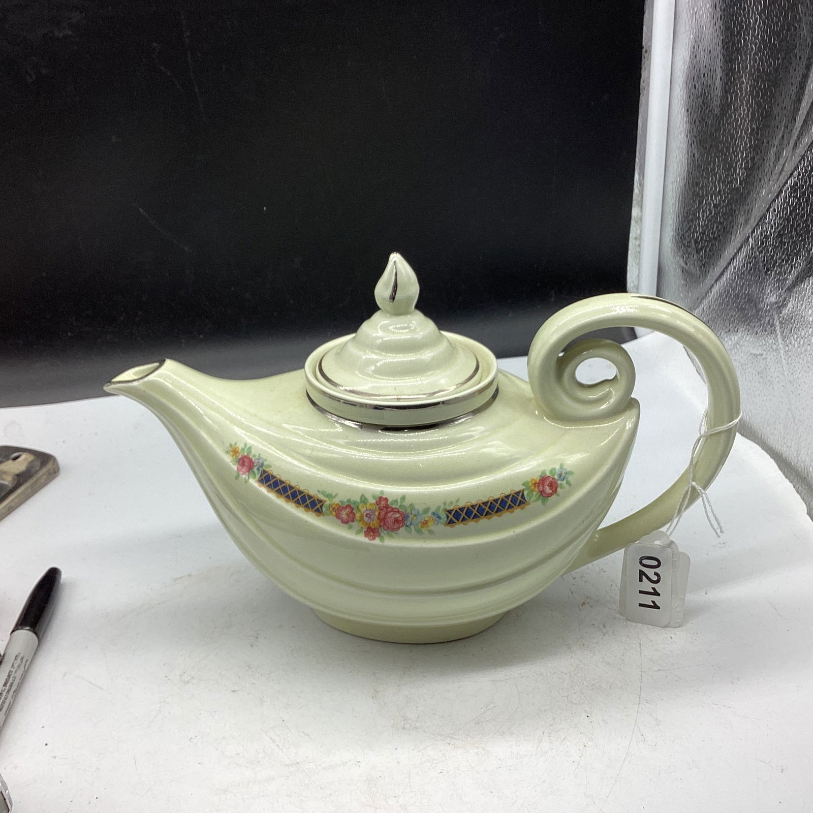 VINTAGE HALL ALADIN TEA POT BLUE BOUQUET PATTERN HAS INFUSER: GOOD SHAPE