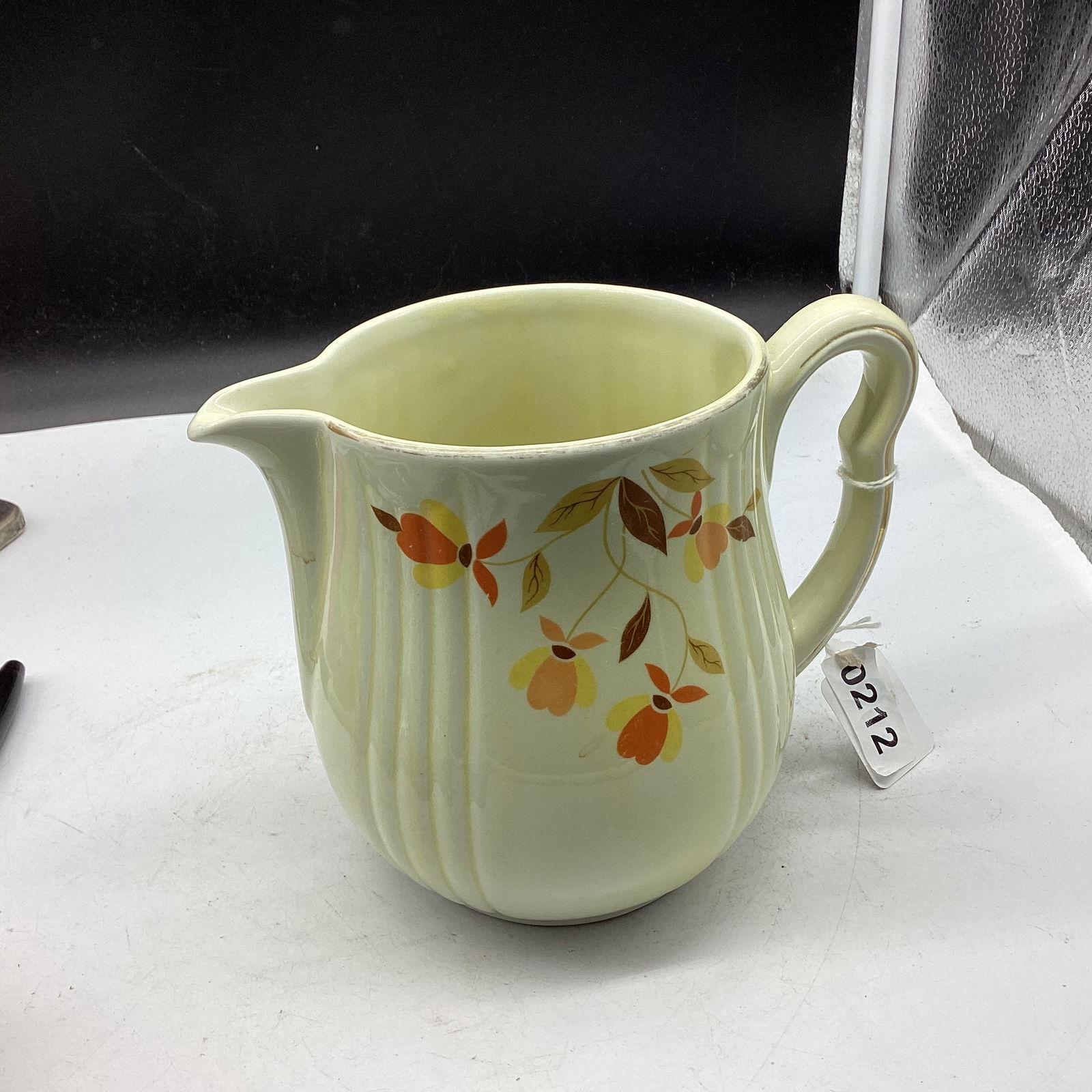 VINTAGE HALL JEWELL T PATTERN PITCHER (1 of 1)