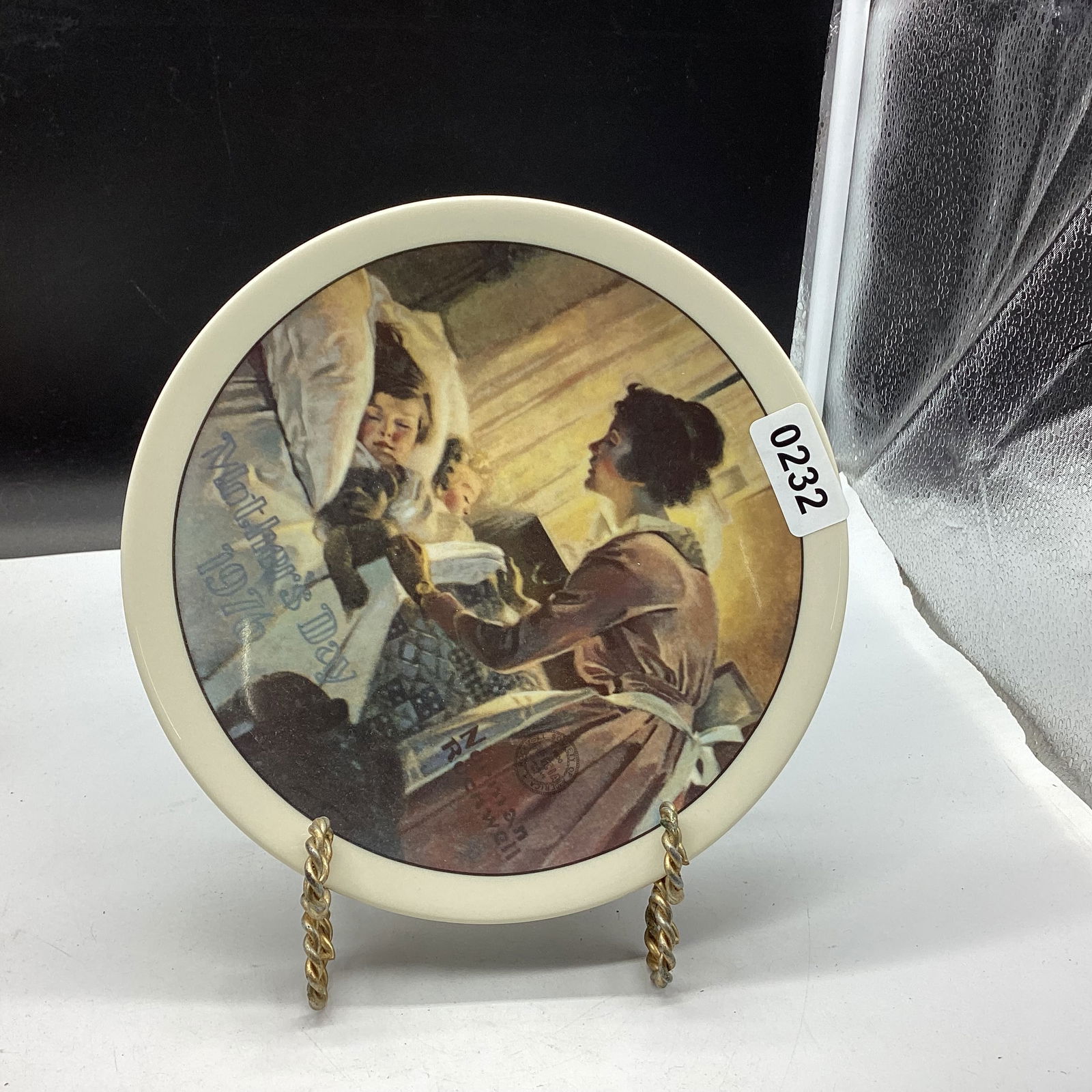 1976 NORMAN ROCKWELL MOTHERS DAY PLATE (1 of 2)