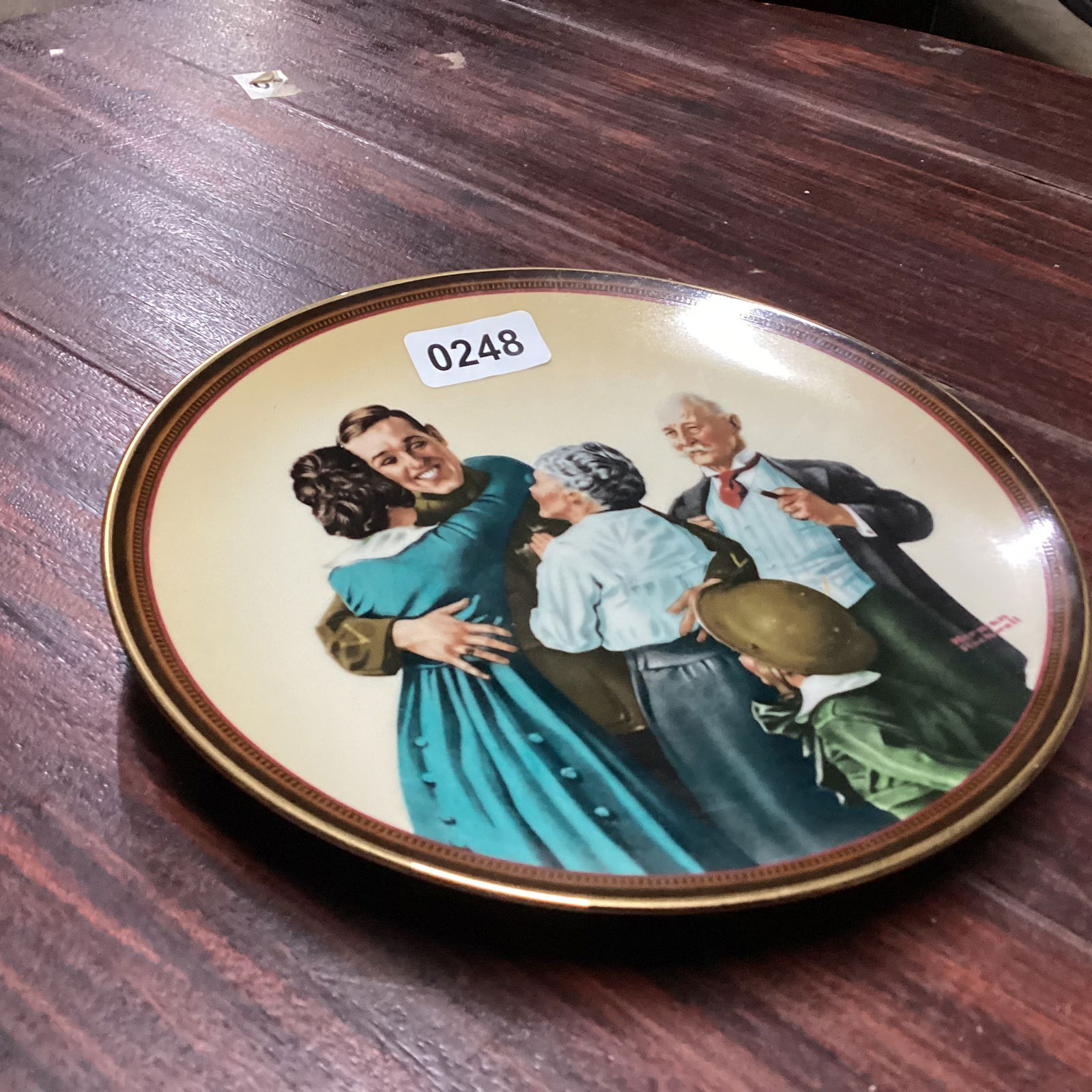 NORTMAN ROCKWELL THE HOME COMING COLLECTOR PLATE: 8 1/2 WIDE GOOD SHAPE