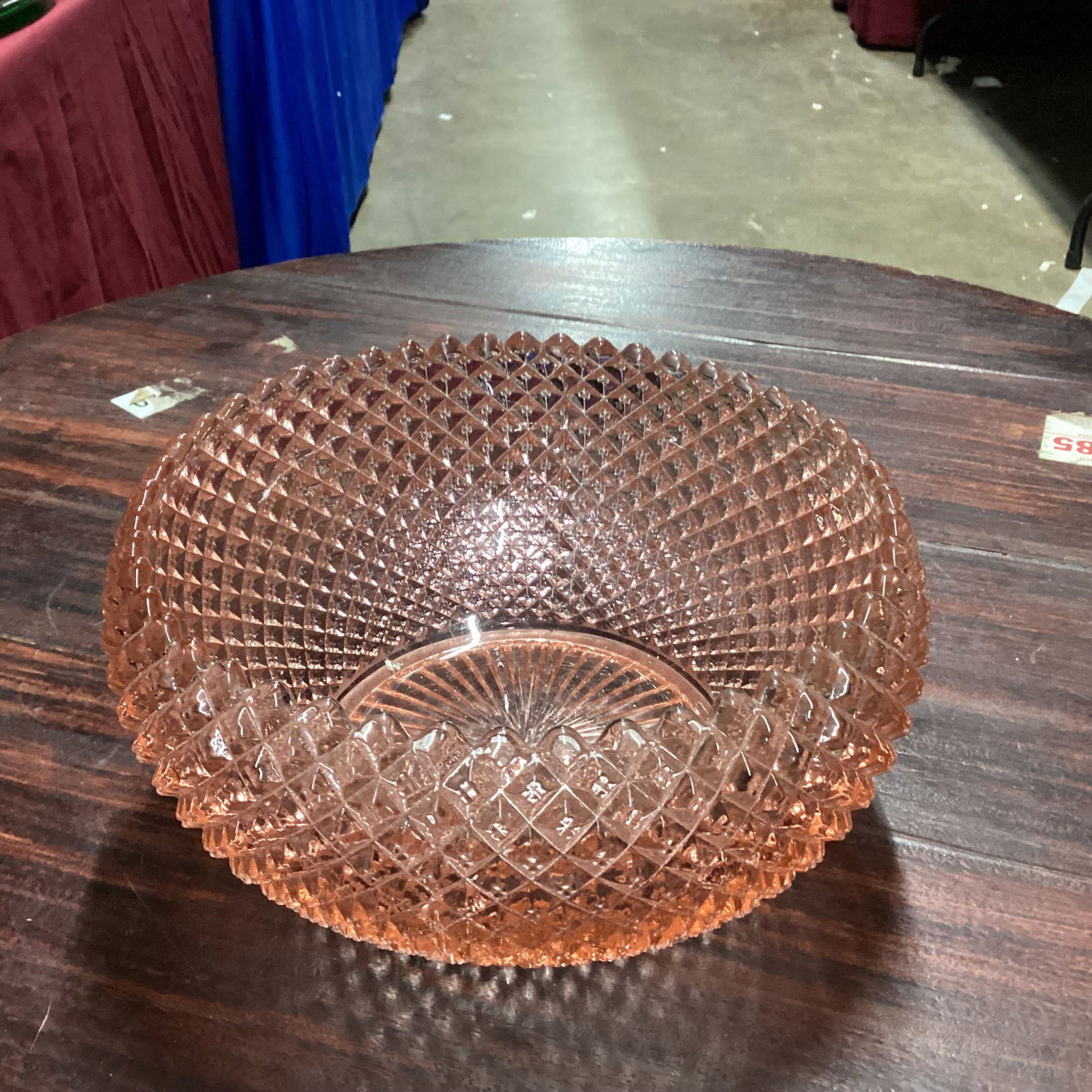 DEPRESSION MS AMERICA CURVED TOP CONSOLE BOWL (1 of 1)
