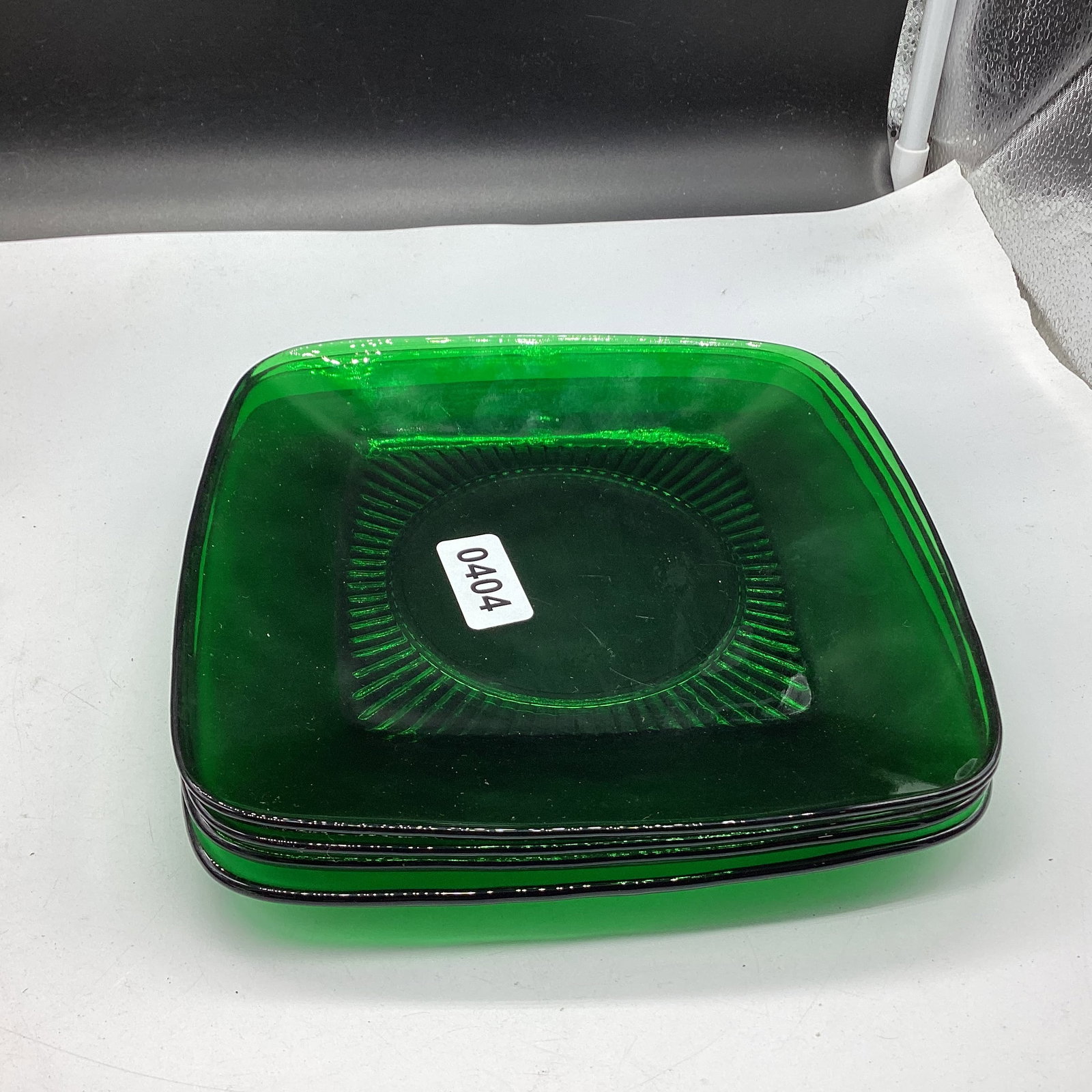 4 DEPRESSION FOREST GREEN LUNCHEON PLATES: 8" W GOOD SHAPE