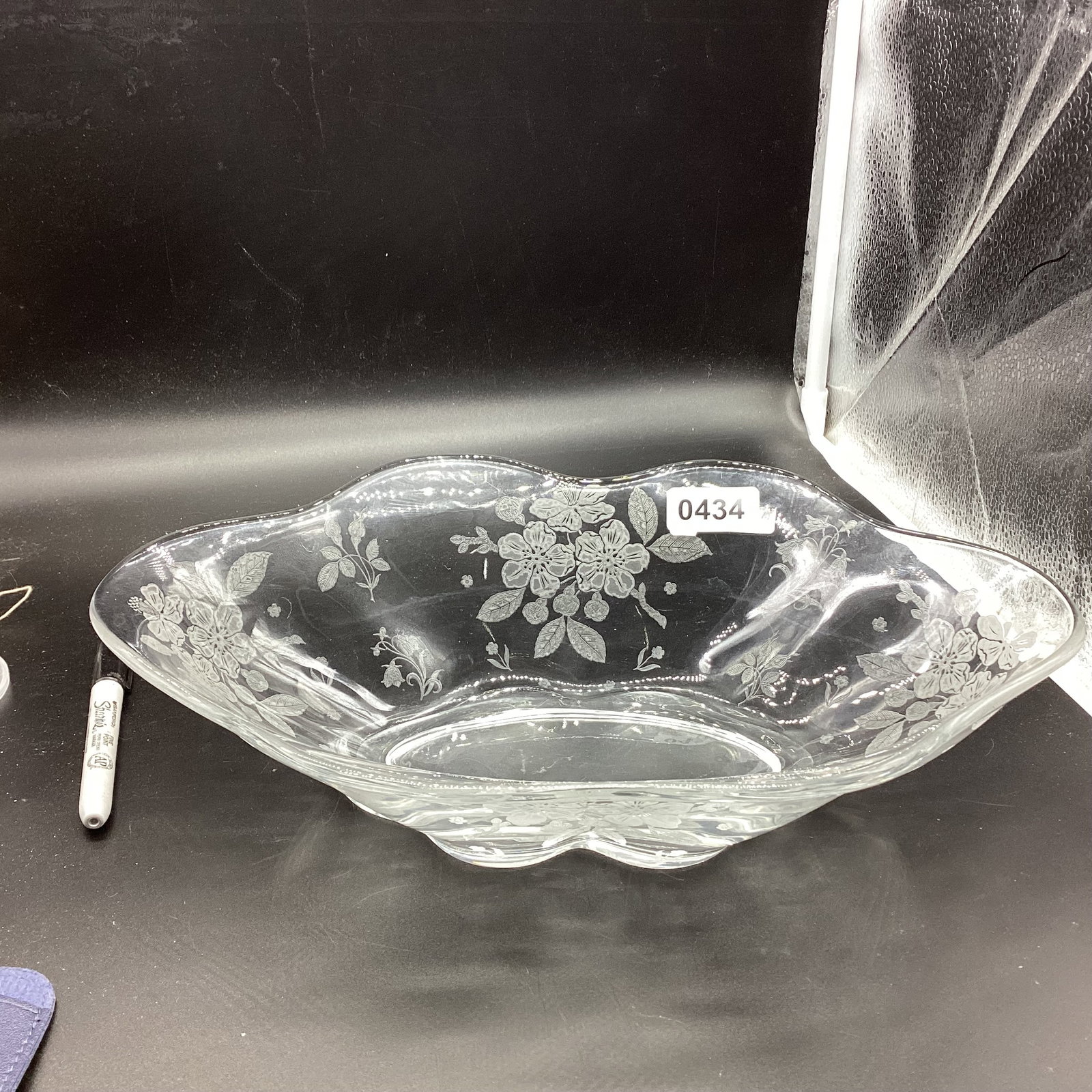 DUNCAN & MILLER LANGUAGE OF THE FLOWERS BOWL (1 of 1)