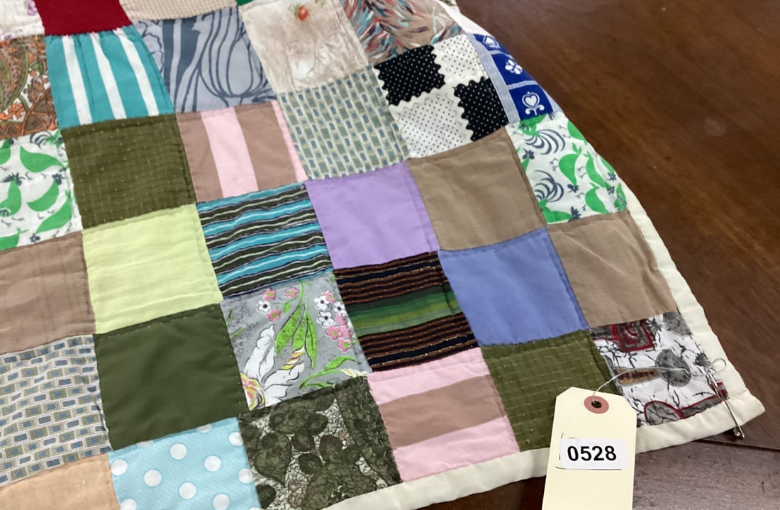 VINTAGE QUILT PATCH WORK PATTERN - 2