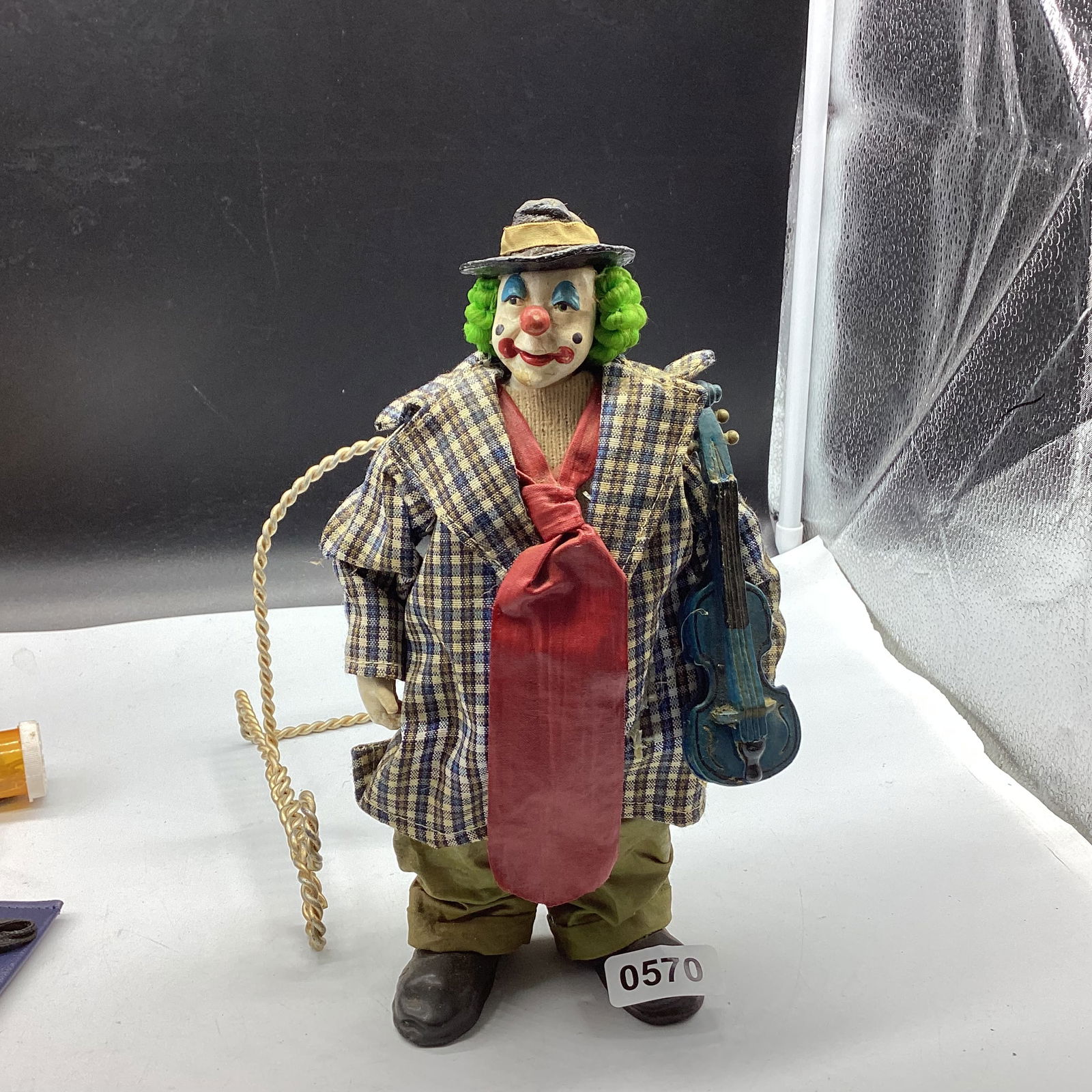 1986 CLOWN W/FIDLE (1 of 1)