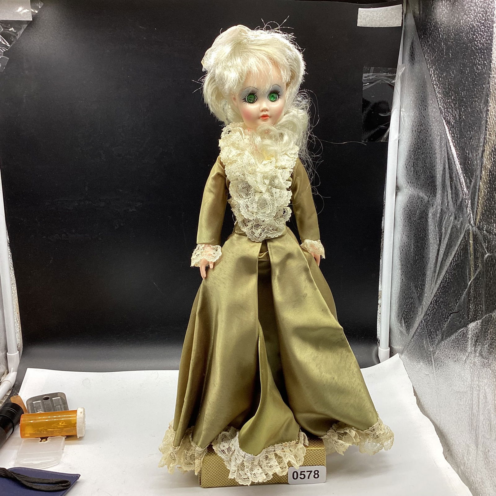 PORCELIAN DOLL (1 of 1)