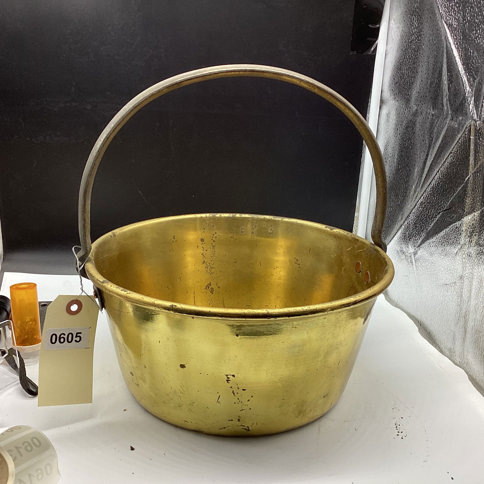 VINTAGE BRASS JAM BOILER W/IRON HANDLE: 11 3/4" T X 12" W USED CONDITION