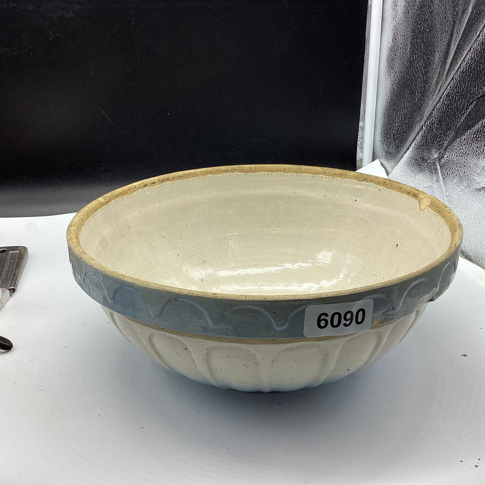 VINTAGE BLUE & WHITE STONEWARE MIXING BOWL (1 of 4)