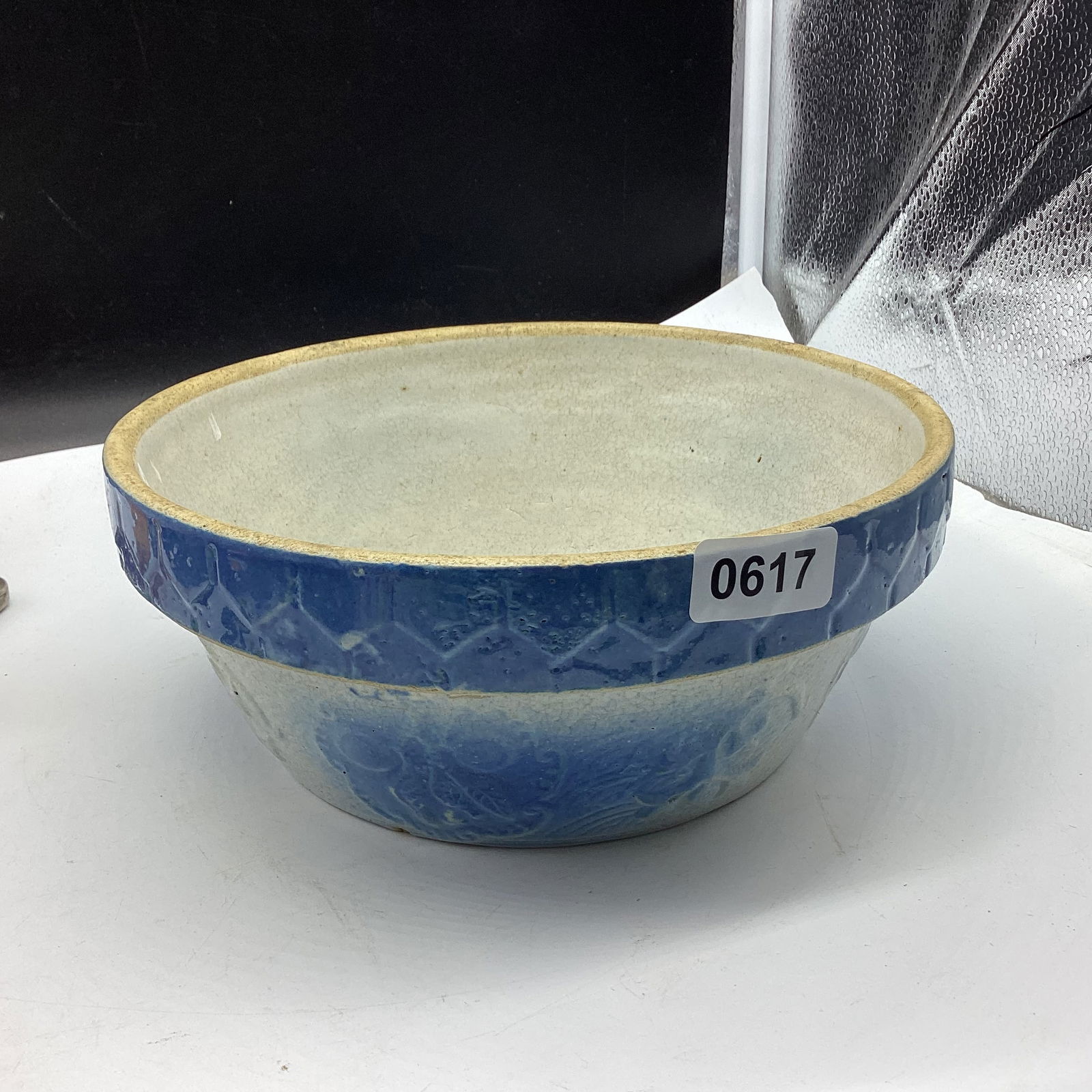 VINTAGE BLUE & WHITE STONEWARE 3 APRICOTS W/HONEYCOMB BOWL: 3 3/4 T X 9 W GOOD SHAPE