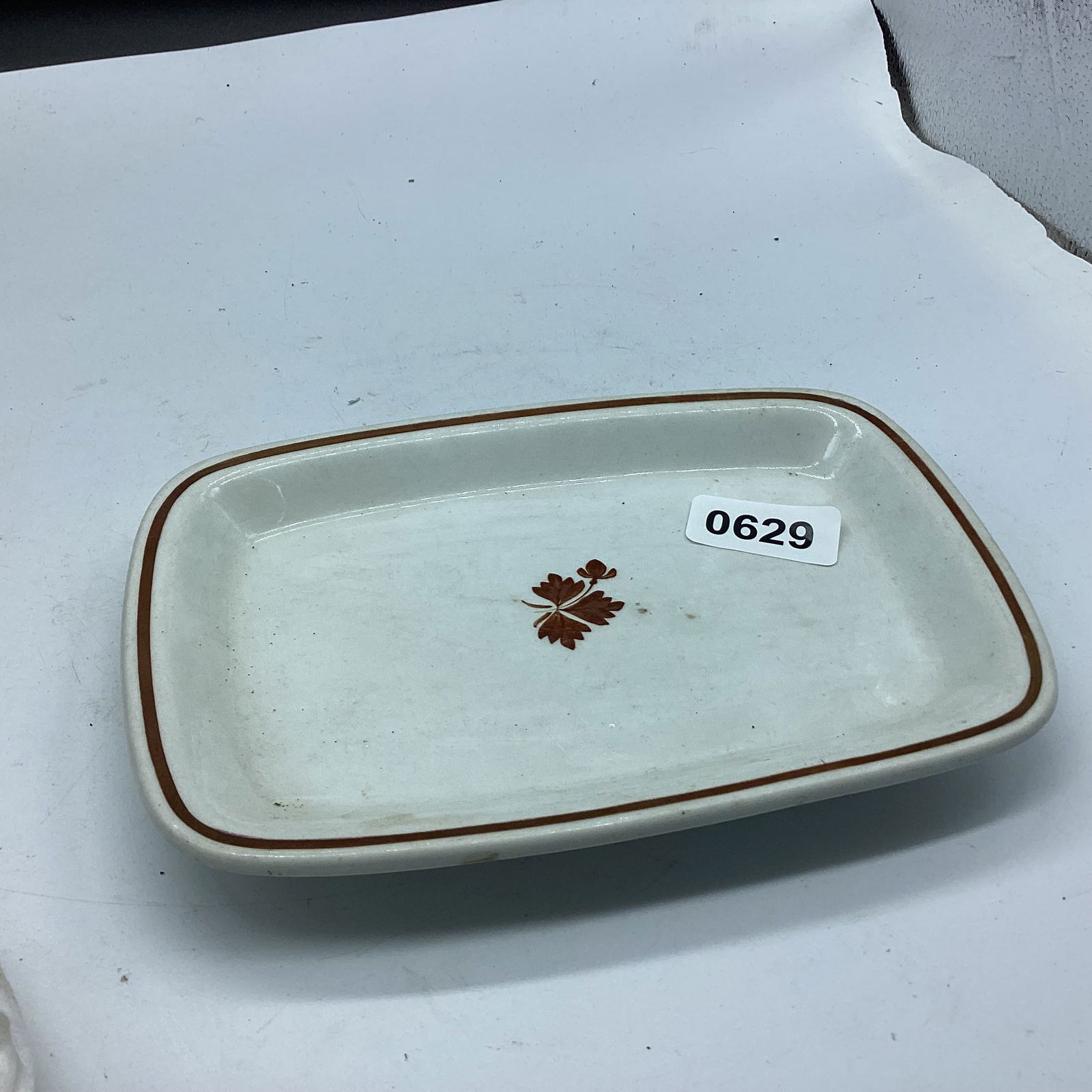 WEDGEWOOD TEA LEAF TRAY (1 of 2)