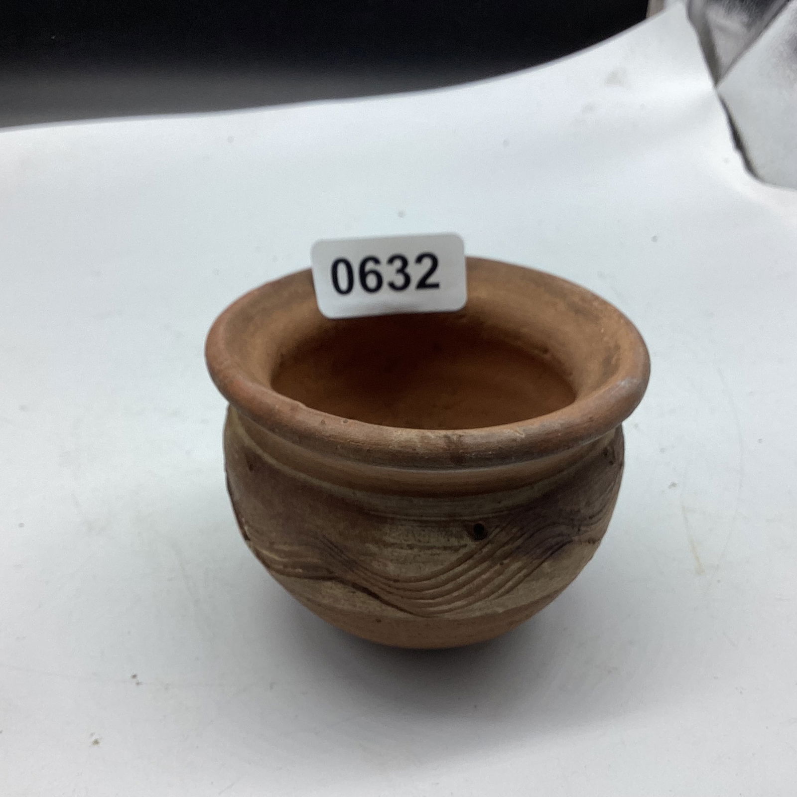 TERRACOTTA CLAY SMALL POT (1 of 2)