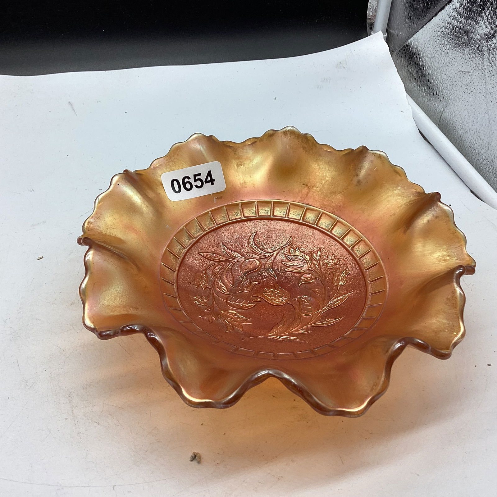 VINTAGE STIPPLED WINDMILL PATTERN CARNIVAL BOWL BY NORTHWOOD: 2 1/2 X 8 1/4 GOOD SHAPE