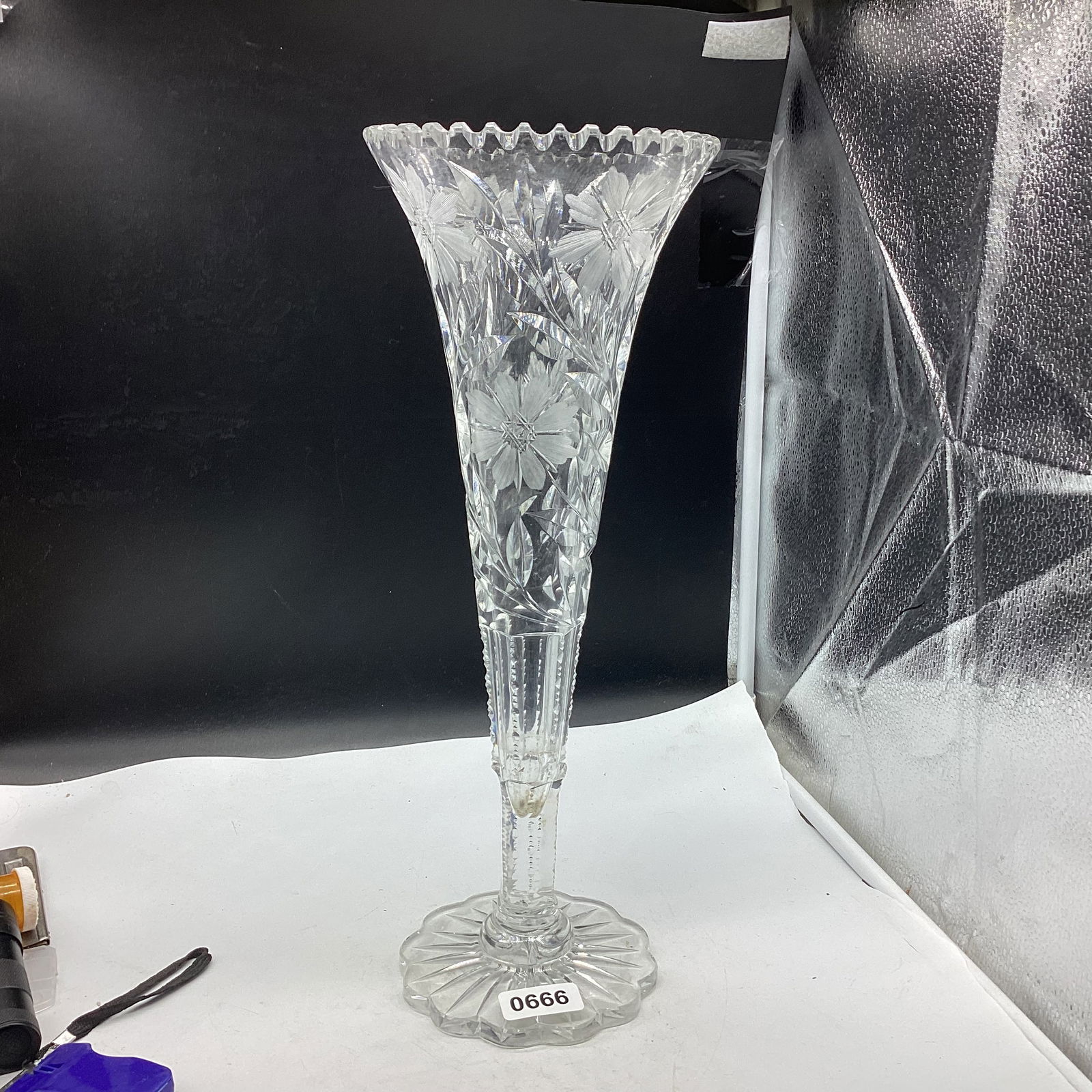 VINTAGE BRILLIANT LARGE CUT GLASS TRUMPET VASE: 15 3/4" TALL X 6" WIDE GOOD SHAPE