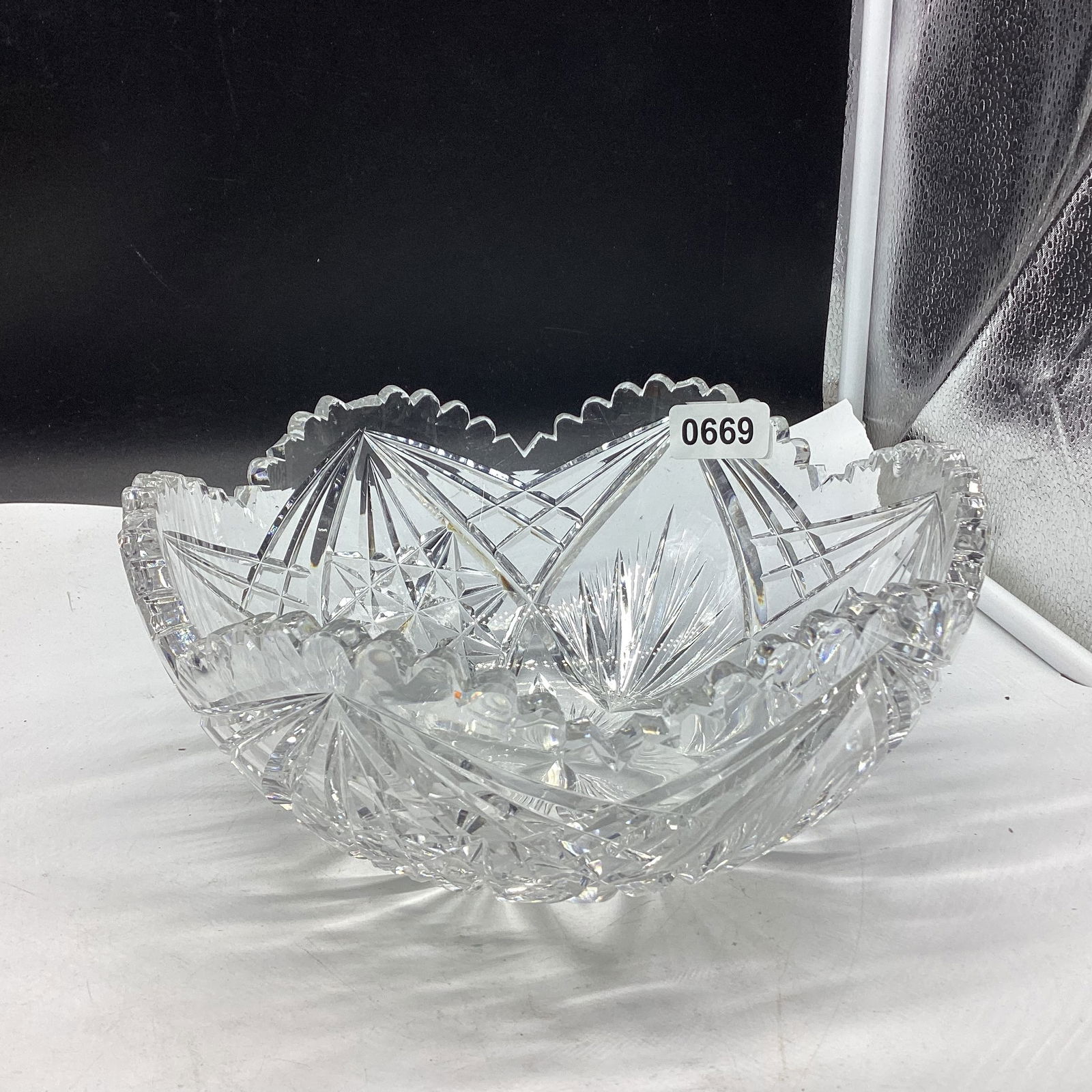 VINTAGE BRILLIANT CUT GLASS BOWL (1 of 3)