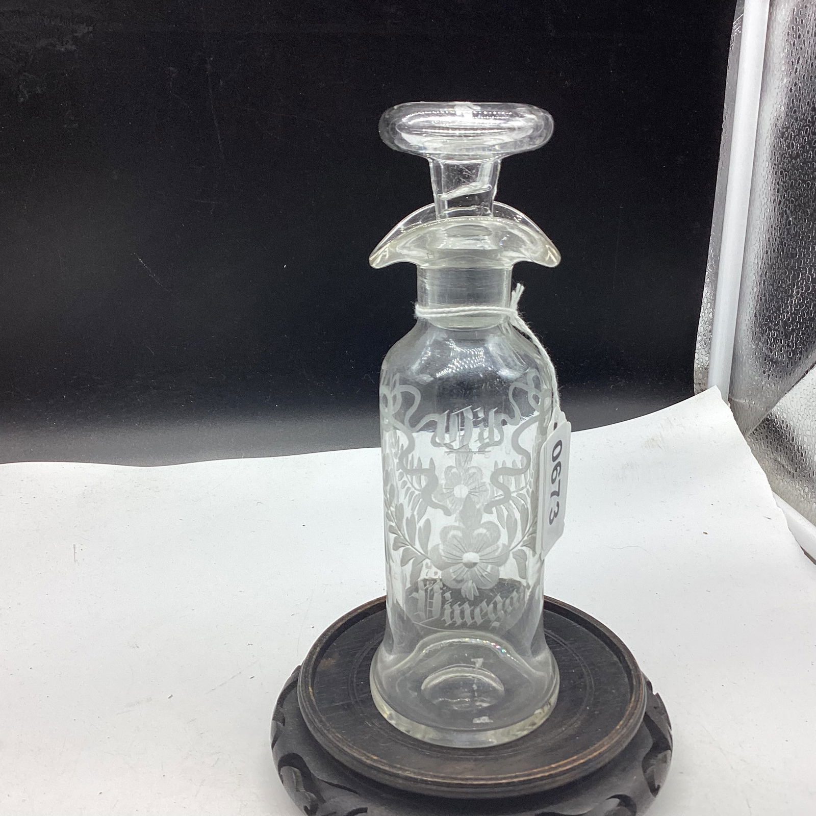 VINTAGE CUT GLASS OIL AND VINGAR CRUIET SIGNED HAWKES (1 of 3)