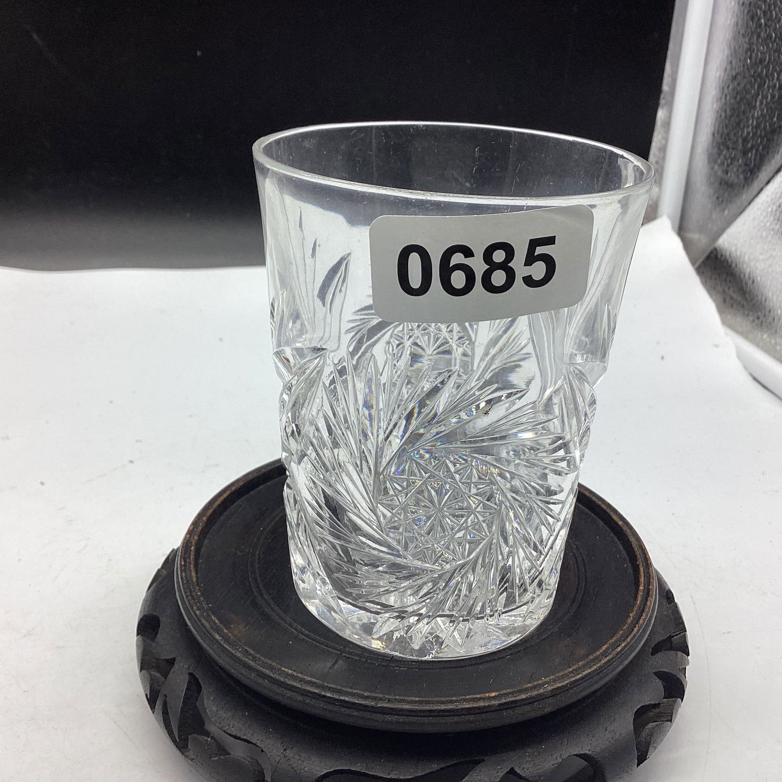 BRILLIANT CUT GLASS TUMBLER (1 of 1)