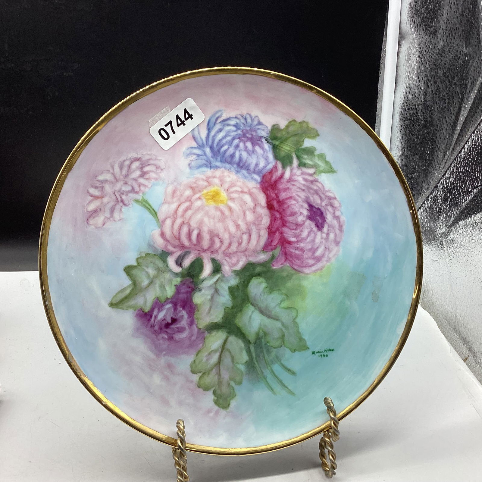 HAND PAINTED PORCELIAN PLATE SIGNED BY ARTIST (1 of 2)