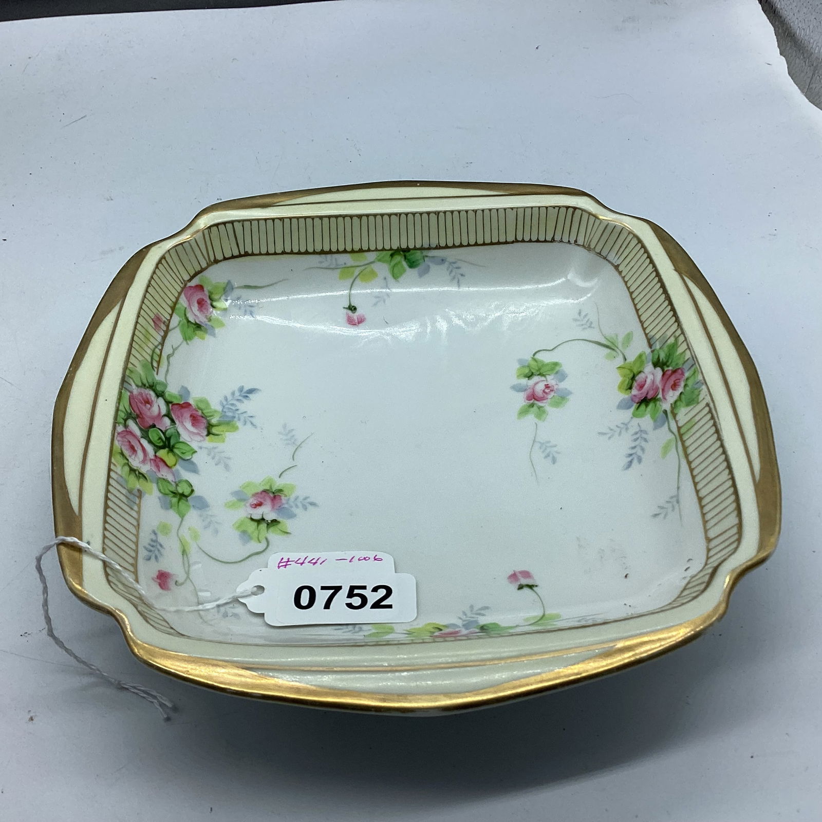 HAND PAINTED PORCELIAN BOWL NIPPON (1 of 2)