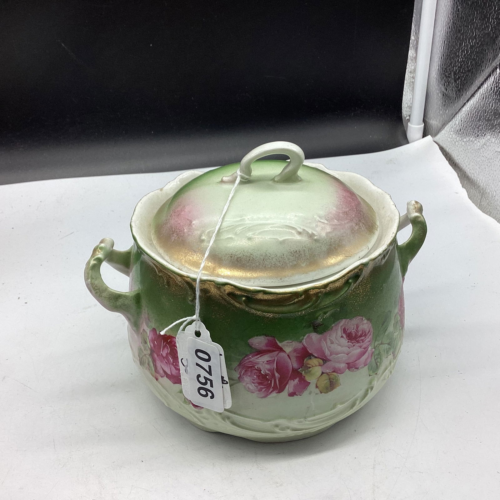 HAND PAINTED PORCLEIAN BISCIUT JAR W/LID GERMANY (1 of 2)