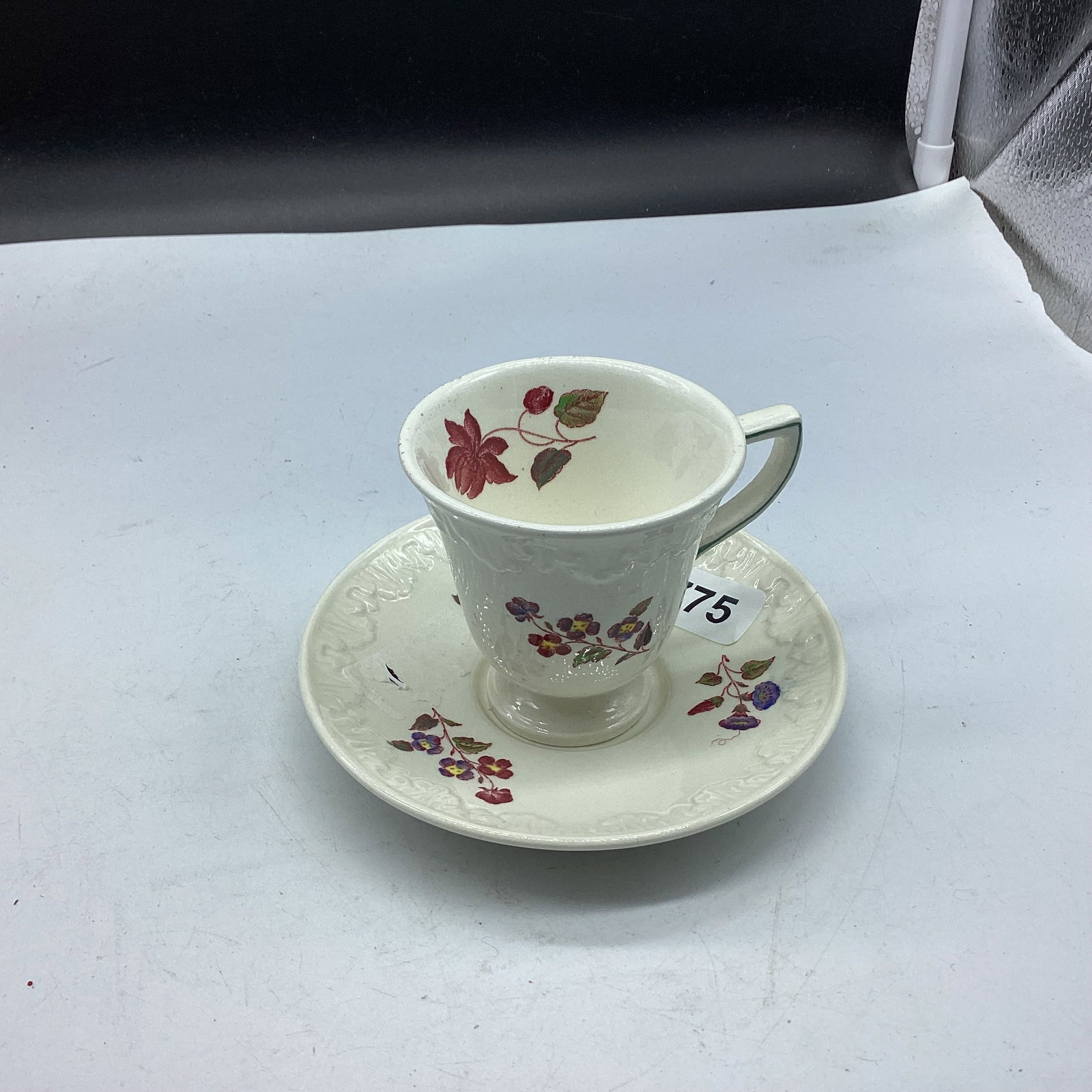 PORCELIAN CUP & SAUCER WEDGEWOOD ENGLAND (1 of 2)