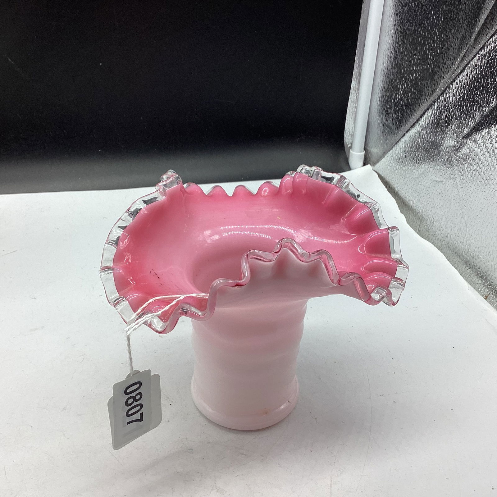 FENTON PEACH CREST VASE: 5 1/8 X 6 GOOD SHAPE