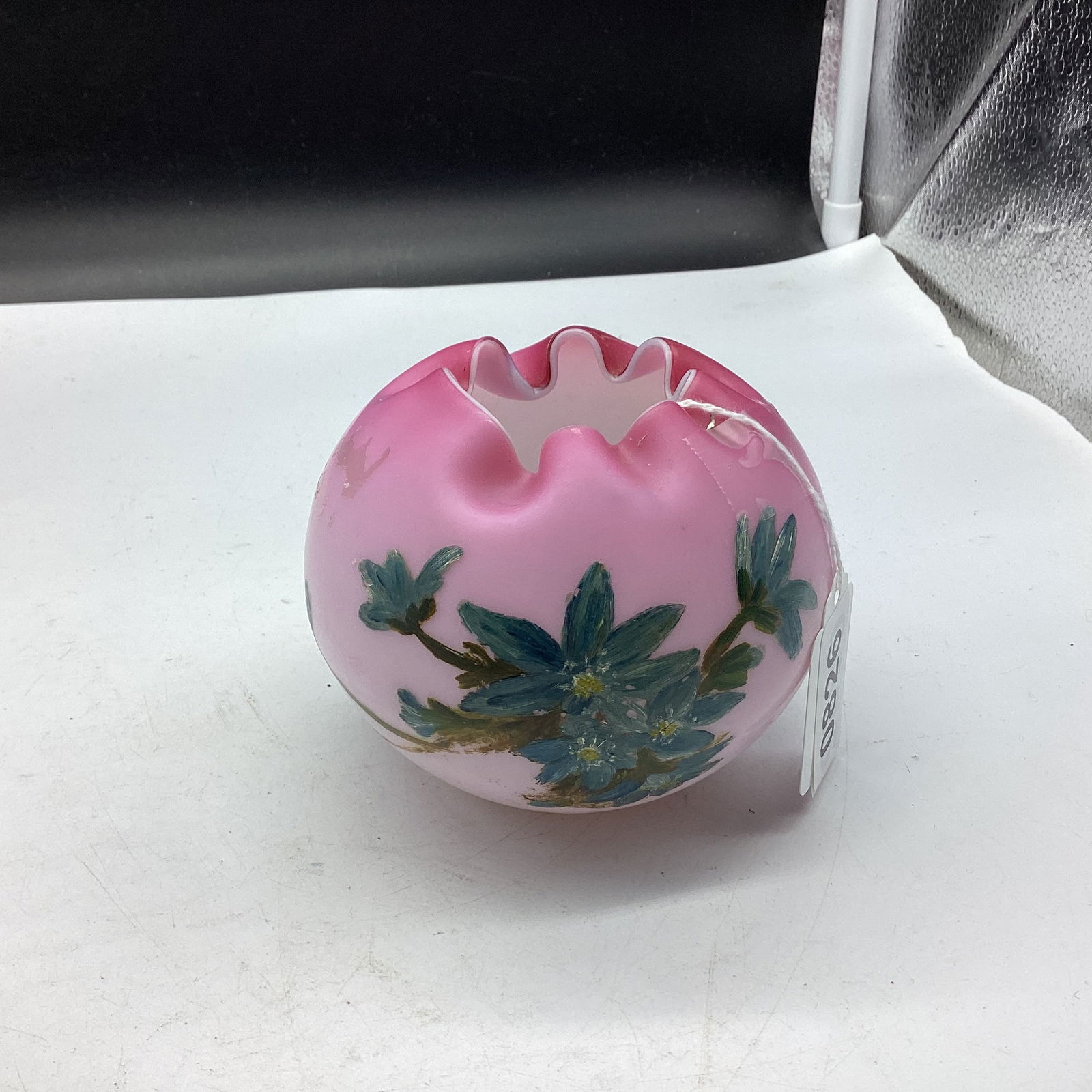 ART GLASS HAND PAINTED ROSE BOWL (1 of 1)