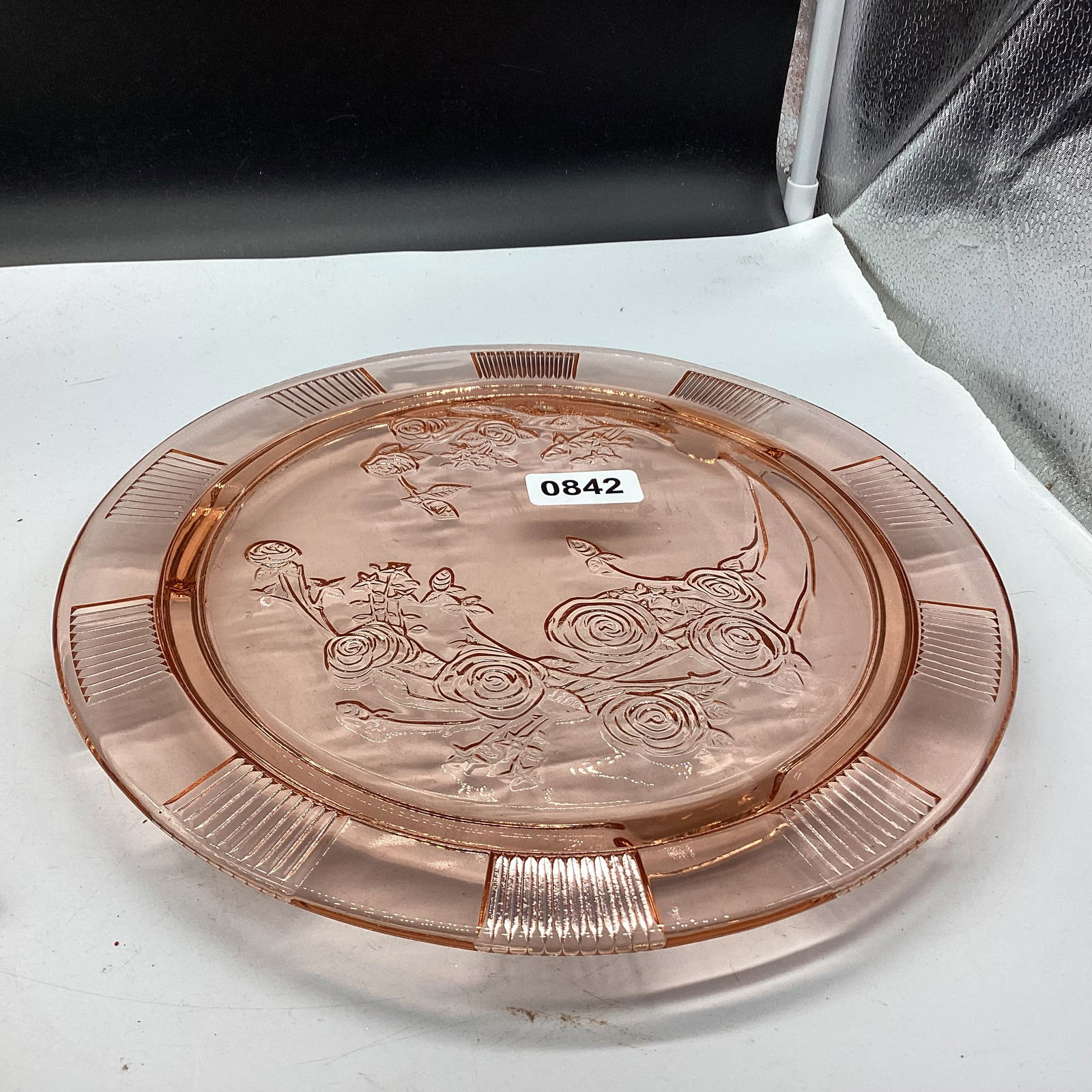 DEPRESSION CABBAGE ROSE CAKE PLATE (1 of 2)