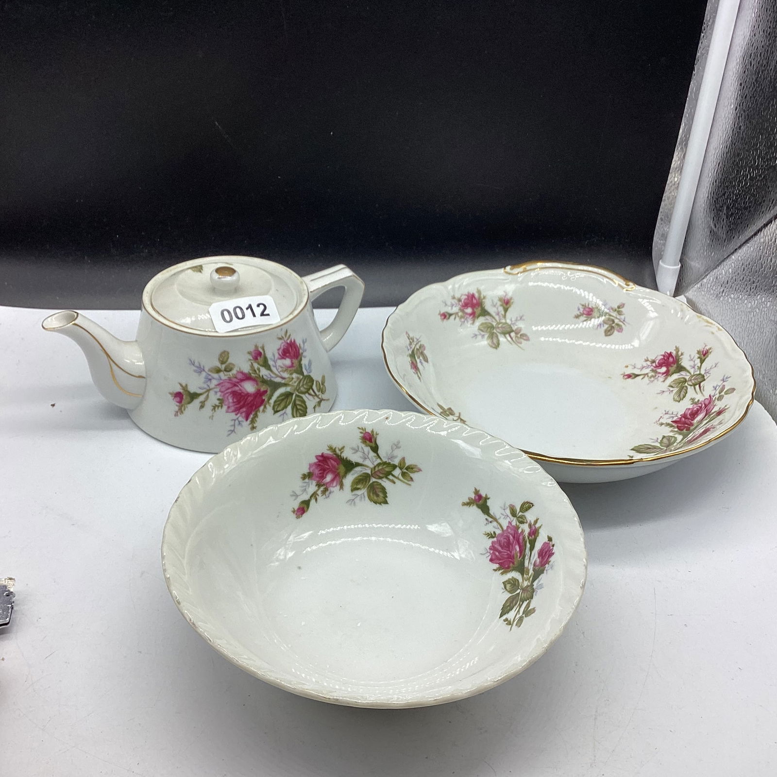 3 PCS. MOSS ROSE CHINA: GOOD SHAPE
