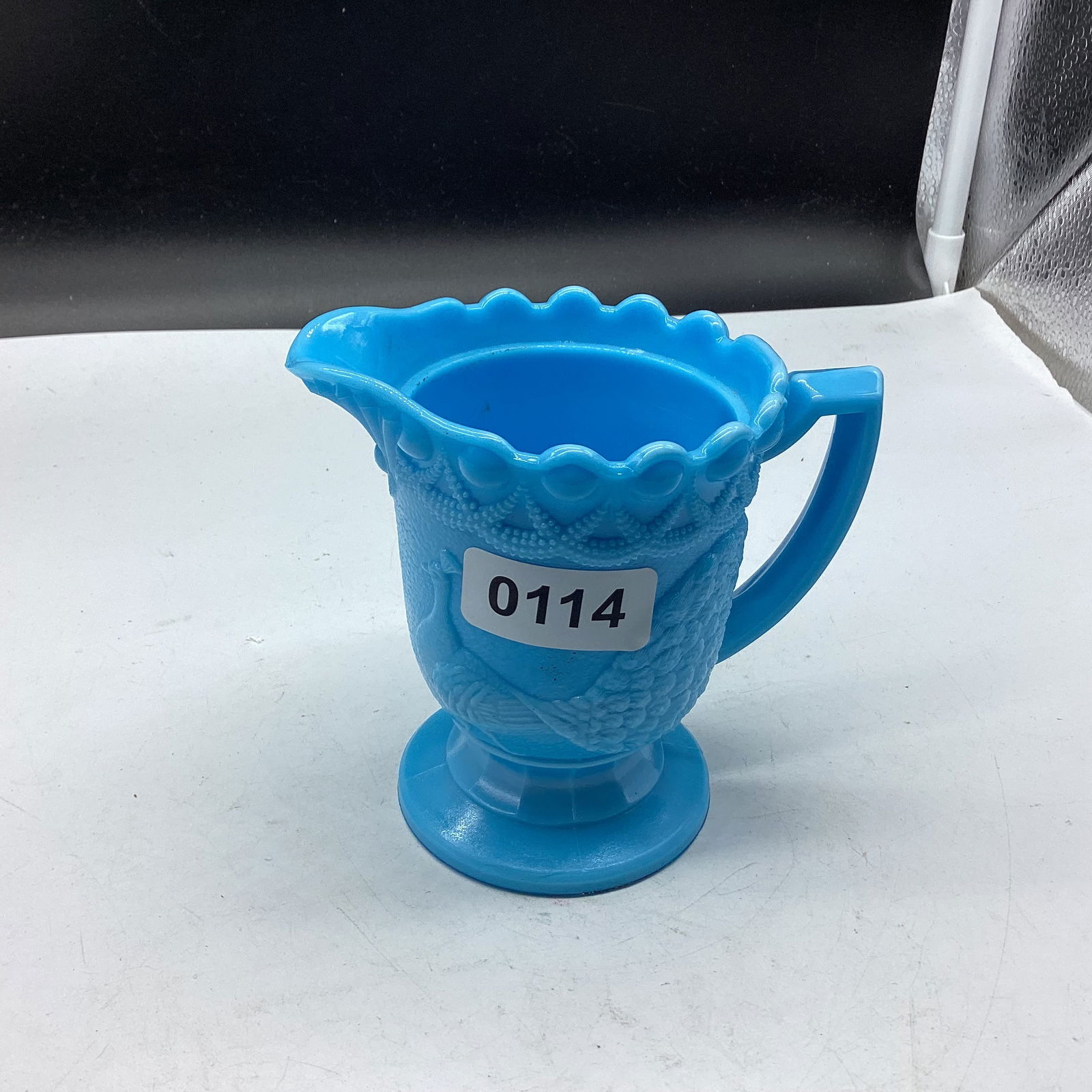 VINTAGE DELEPHITE PEACOCK CREAMER: 4 1/4" TALL GOOD SHAPE