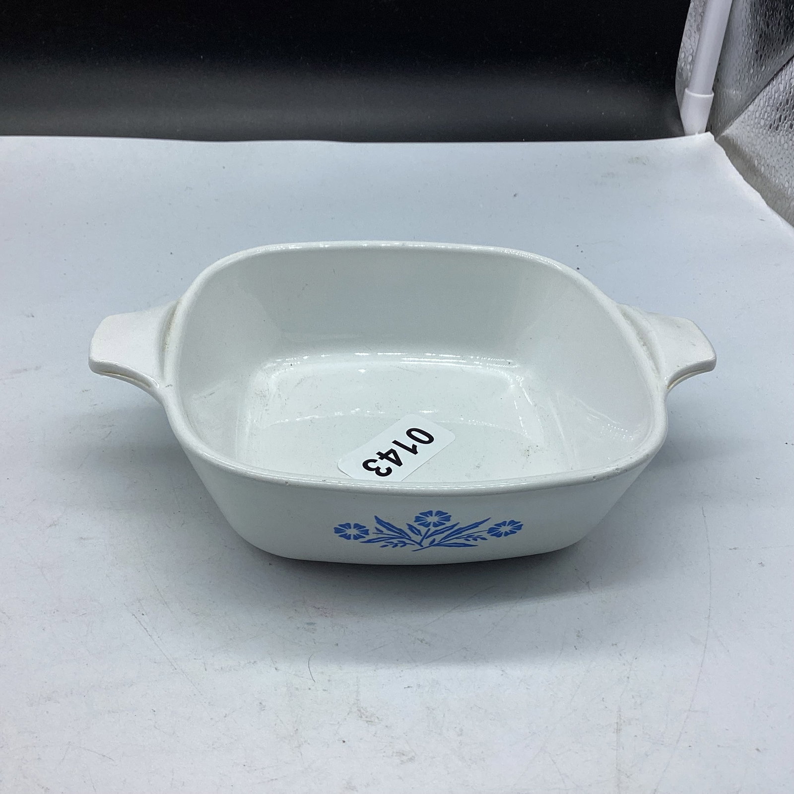 CORNING WARE CORN FLOWER PATTERN DISH: 1 3/4 T GOOD SHAPE