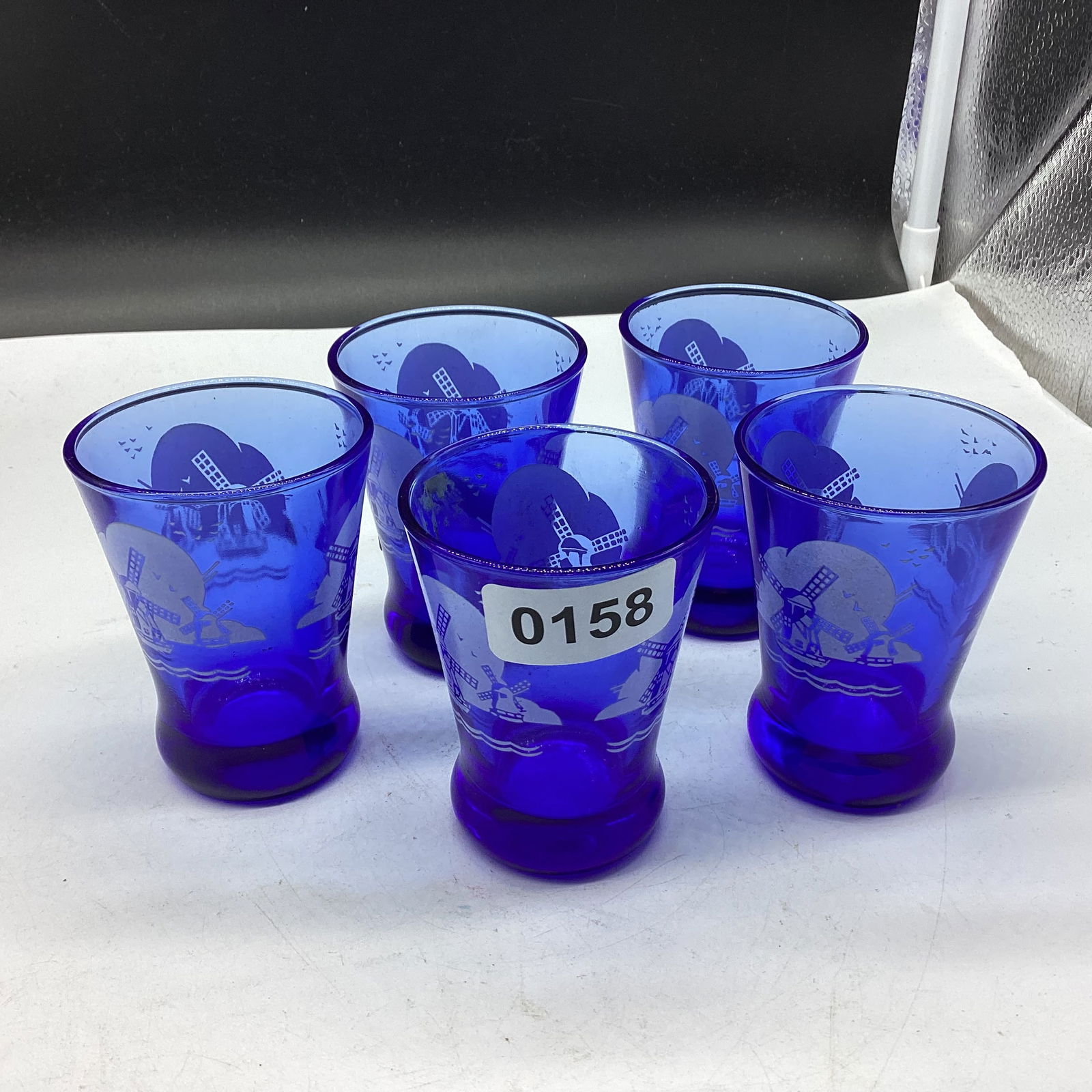 5 VINTAGE BLUE WIND MILLS PATTERN TUMBLERS: 3 1/4" TALL GOOD SHAPE