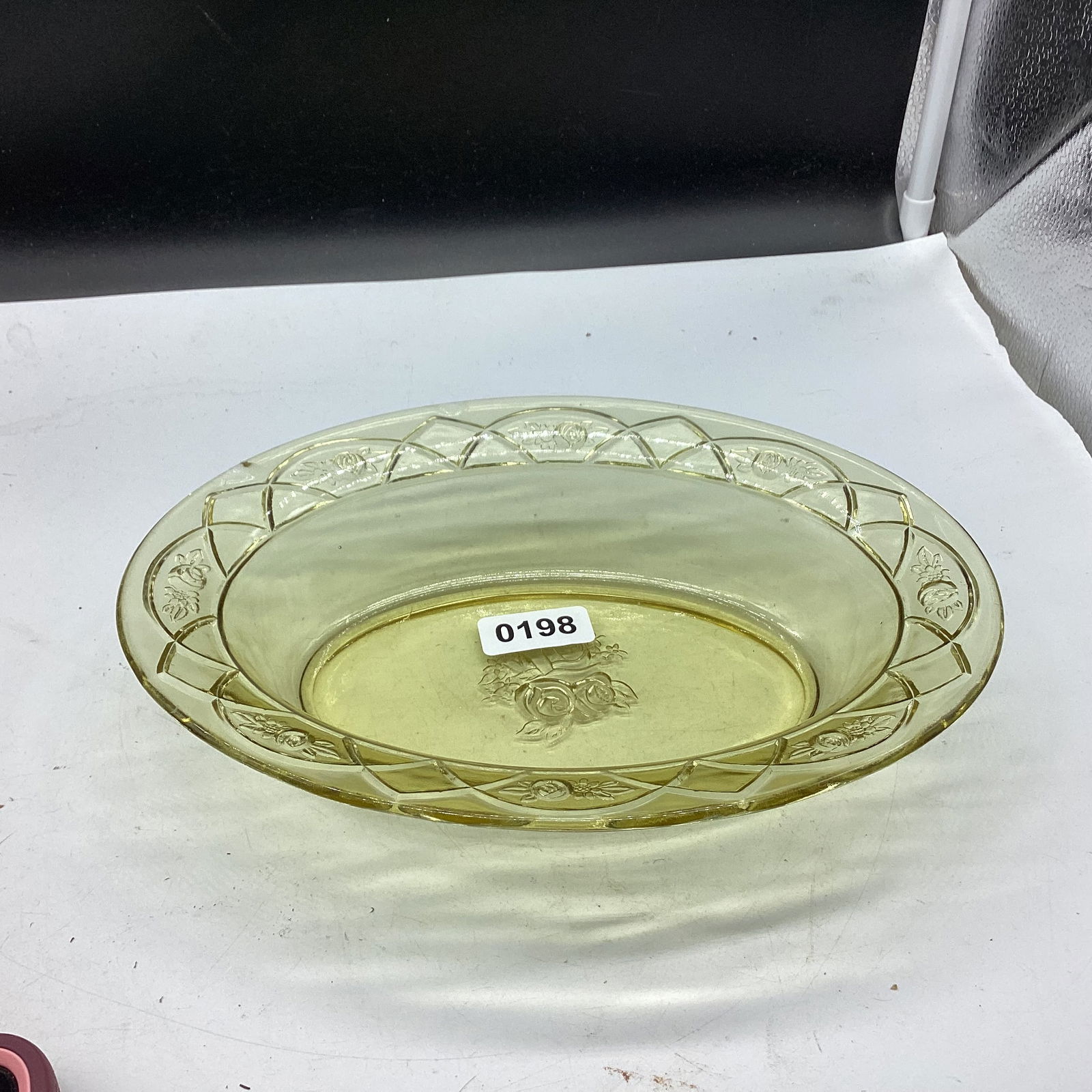 DEPRESSION DUTCH ROSE OR ROSEMRY OVAL VEGETABLE BOWL: 7 1/2 X 10 1/2 GOOD SHAPE