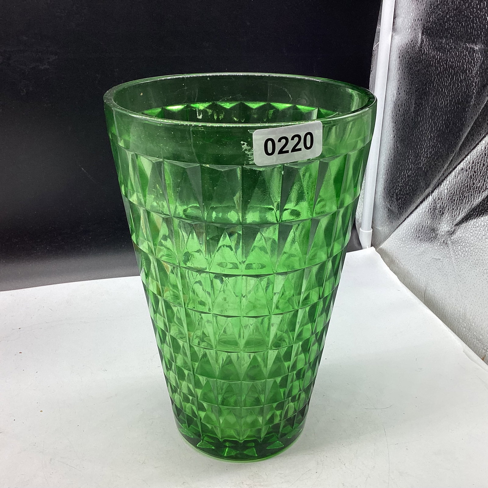 MCM GREEN GLASS DIAMOND PATTERN VASE: 10" TALL X 6" WIDE GOOD SHAPE