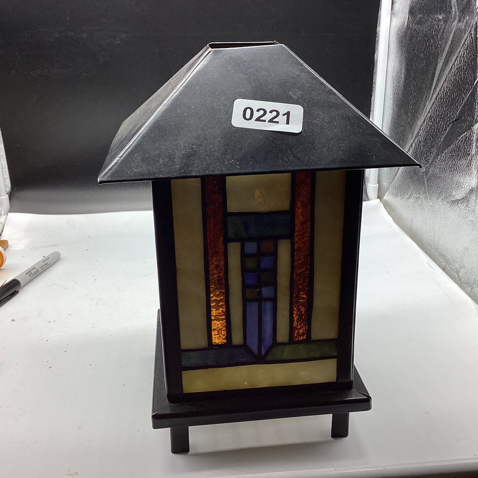 MCM STAINED GLASS METAL ACCENT LAMP SHADE: 10" TALL X 6" WIDE GOOD SHAPE