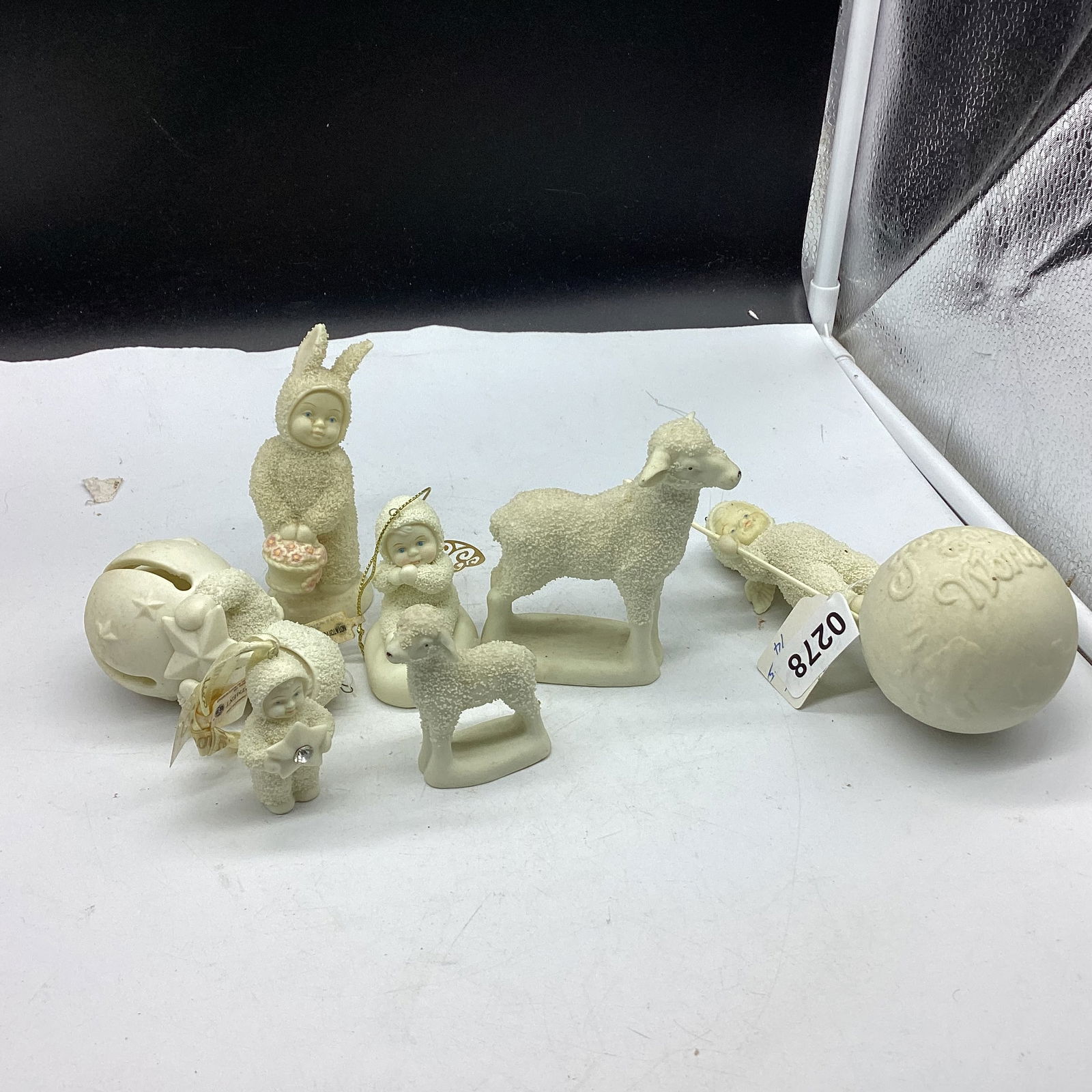 7 DEPARTMENT 56 CHRISTMAS ORAMENTS: GOOD SHAPE