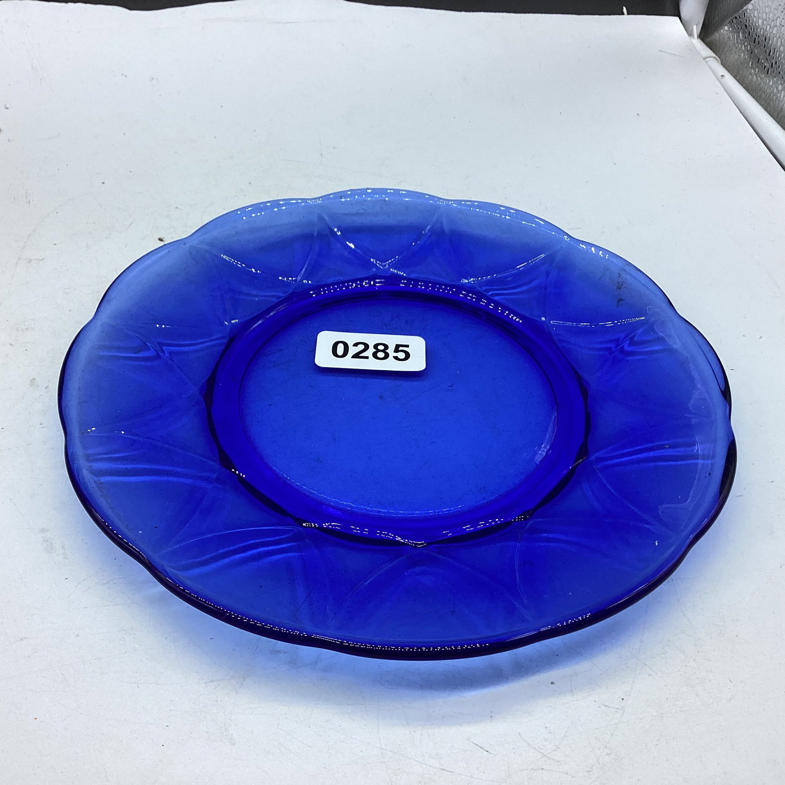 DEPRESSION NEWPORT HAIR PIN LUNCHEON PLATE: 8 1/4 WIDE GOOD SHAPE