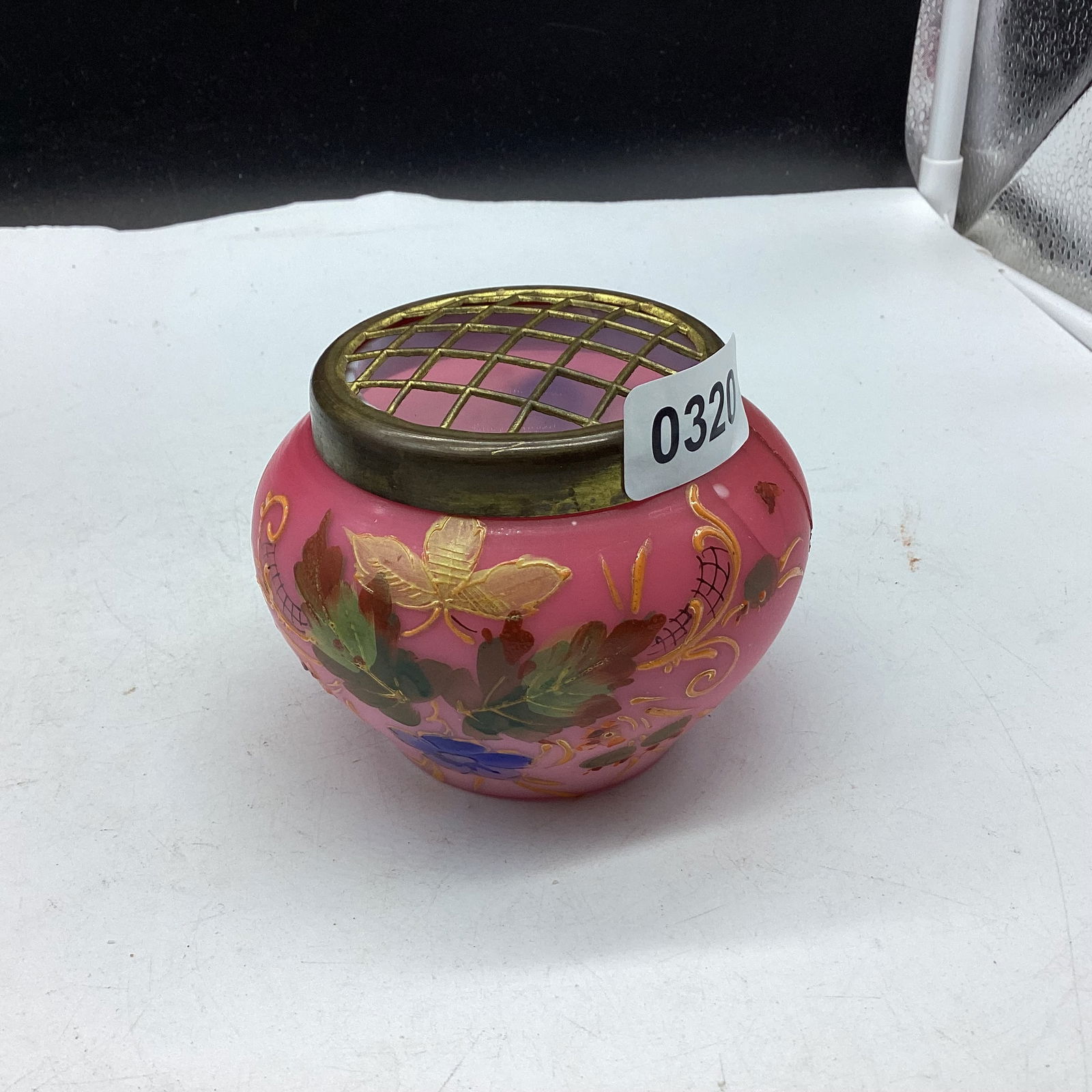 VICTORIAN ART GLASS ROSE BOWL: 3 1/4 X 4 GOOD SHAPE