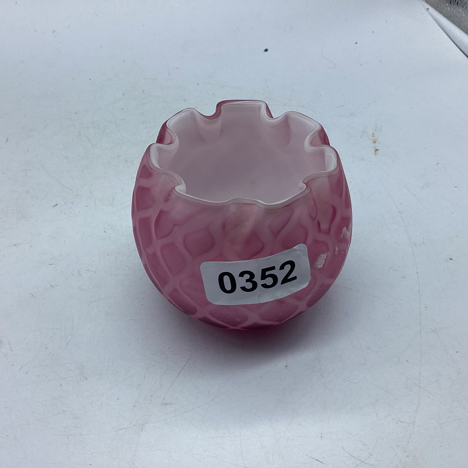 AR GLASS DIAMOND QUILTED ROSE BOWL: 3" TALL GOOD SHAPE