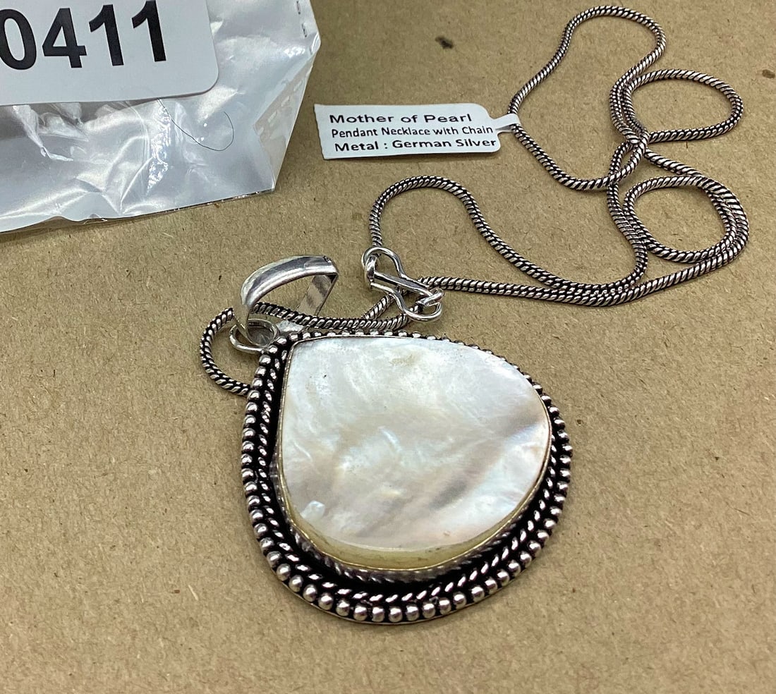 GERMAN SILVER PENDANT NECKLACE W/CHAIN MOTHER OF PEARL STONE: GOOD SHAPE