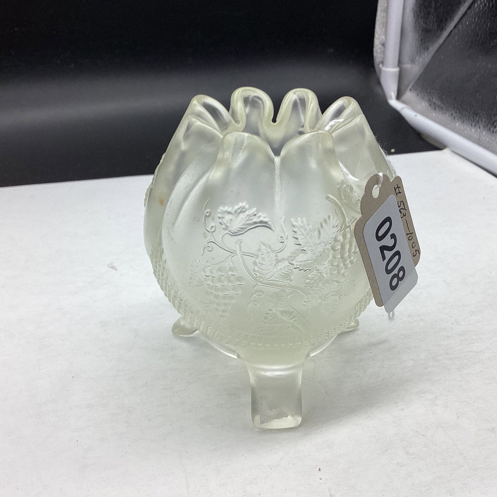 FENTON IRIDESCENT ROSE BOWL SIGNED: 4" TALL GOOD SHAPE