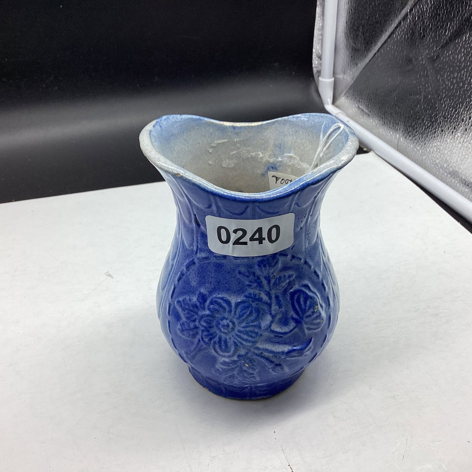 VINTAGE BLUE & WHITE SALT GLAZE TOOTH BRUSH HOLDER: 6" TALL GOOD SHAPE