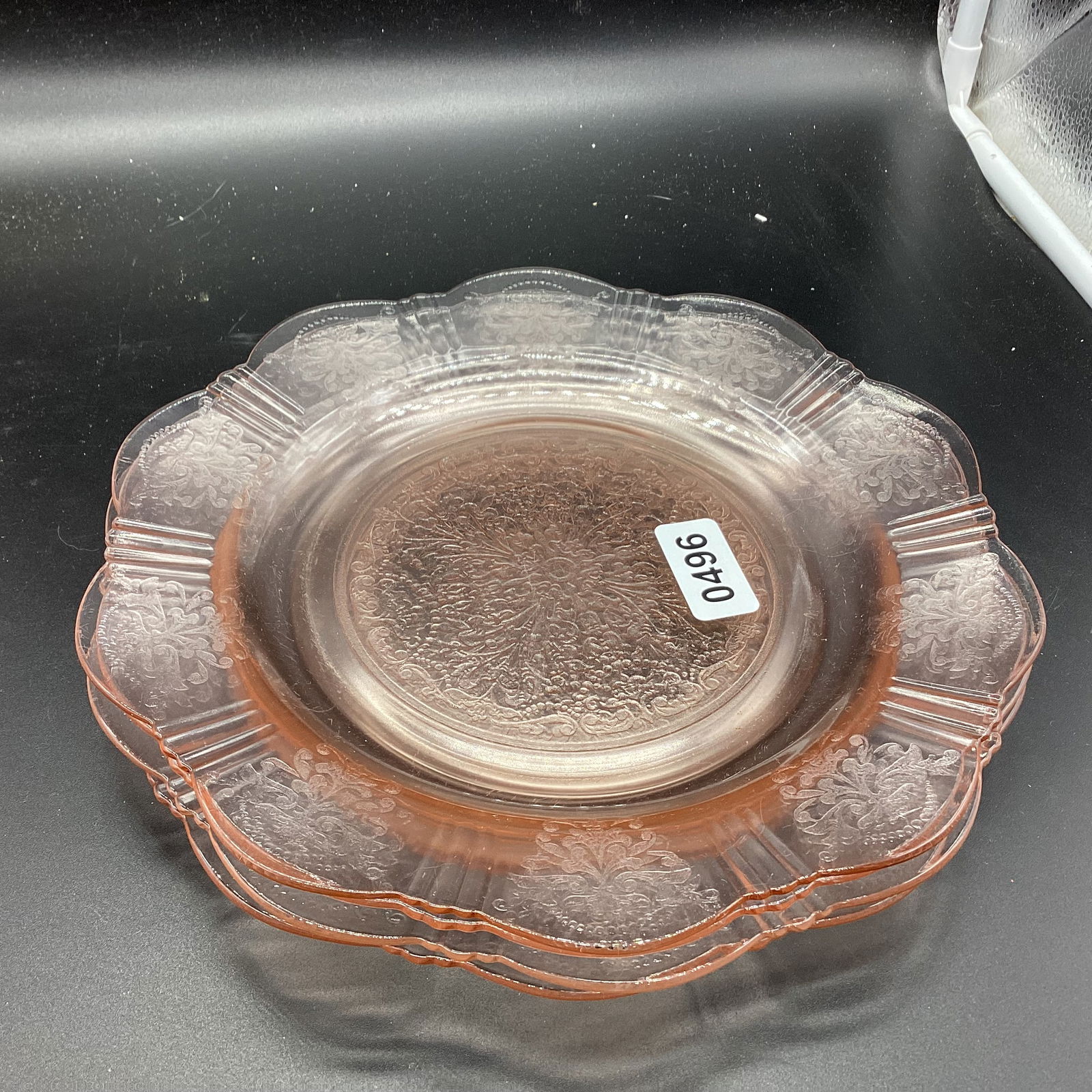 4 DEPRESSION AMERICAN SWEETHEART DINNER PLATES: 9 1/2" W GOOD SHAPE