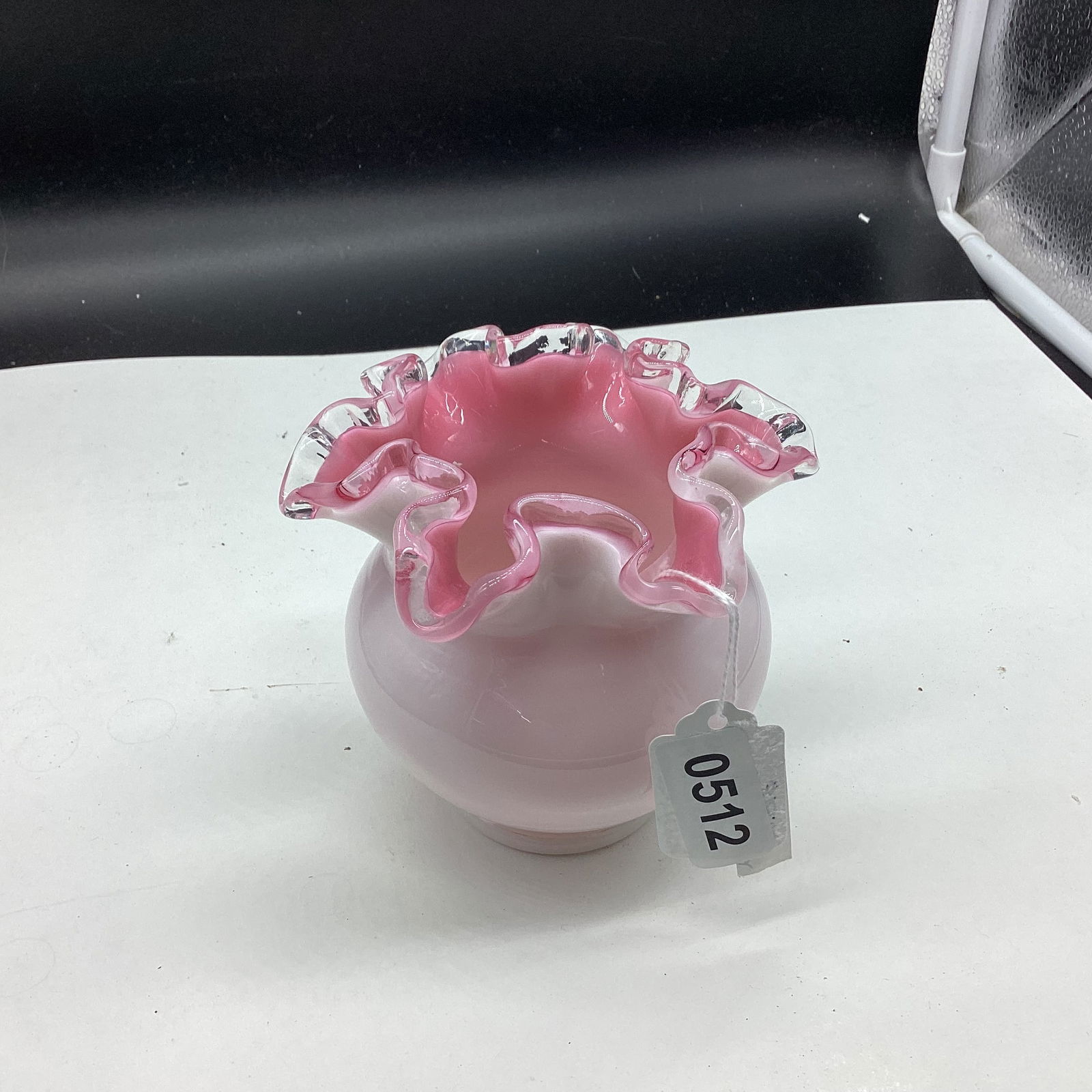 FENTON PEACH CREST DOUBLE CRIMPED VASE: 4 1/2" TALL GOOD SHAPE