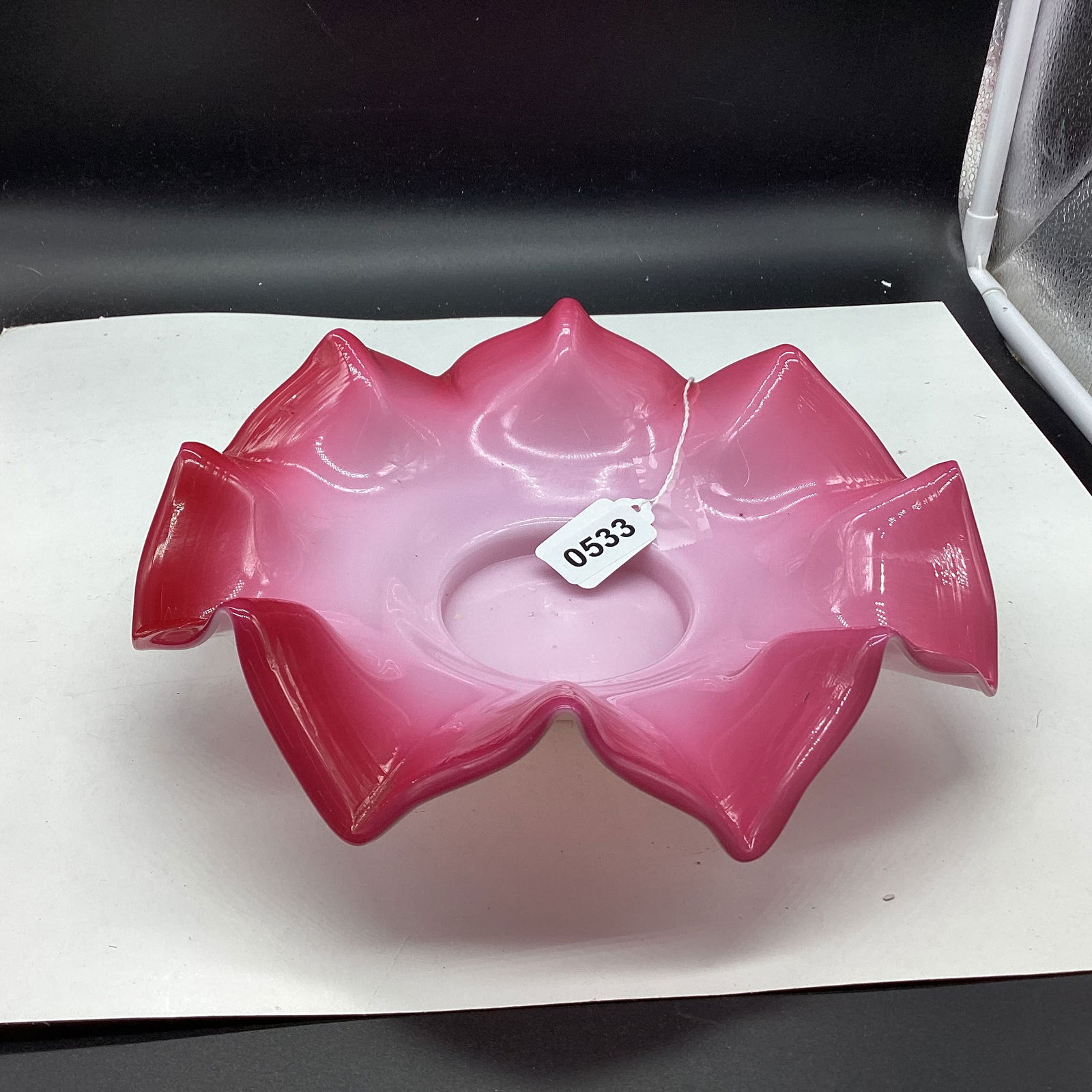 VICTORIAN CASED GLASS BRIDES BASKET BOWL (1 of 2)